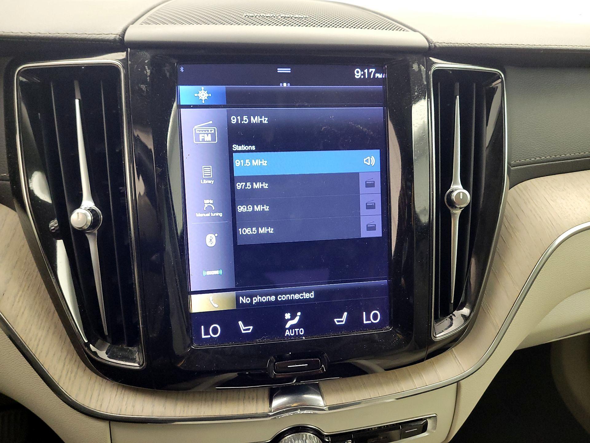 Thumbnail: 2021 Volvo XC60 - 15