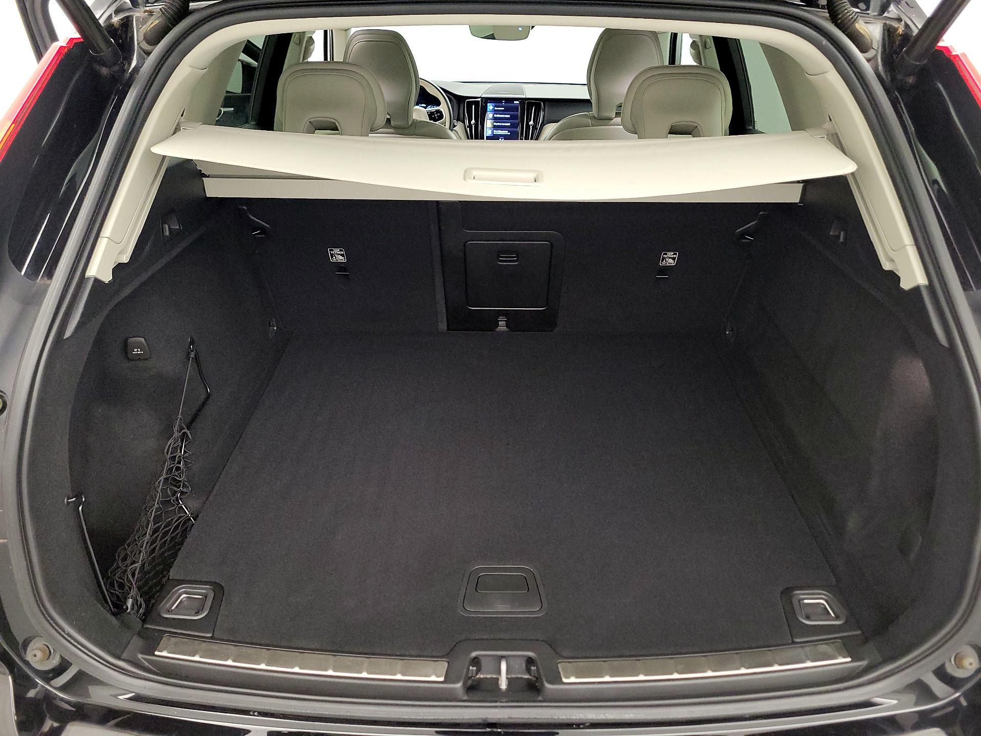 Thumbnail: 2021 Volvo XC60 - 19