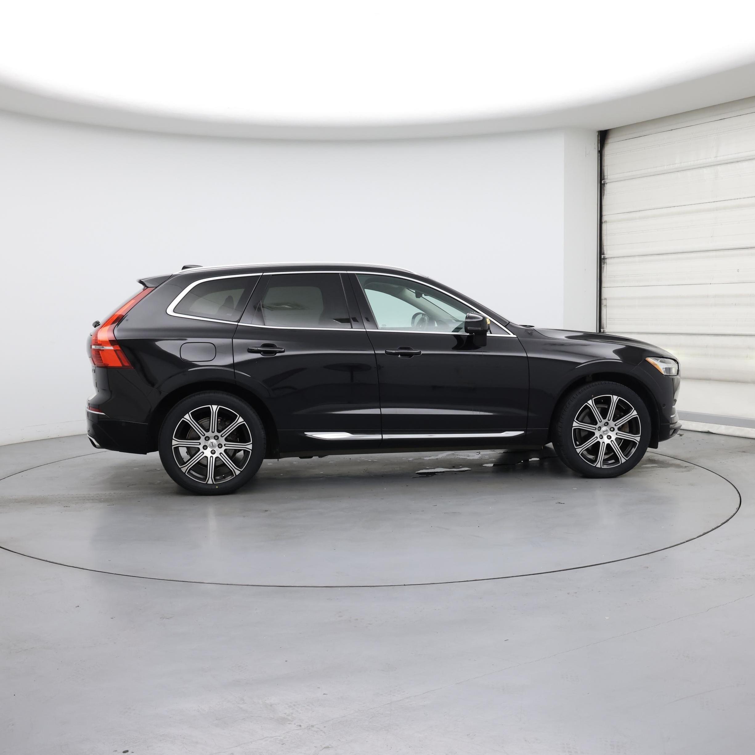 Thumbnail: 2021 Volvo XC60 - 7