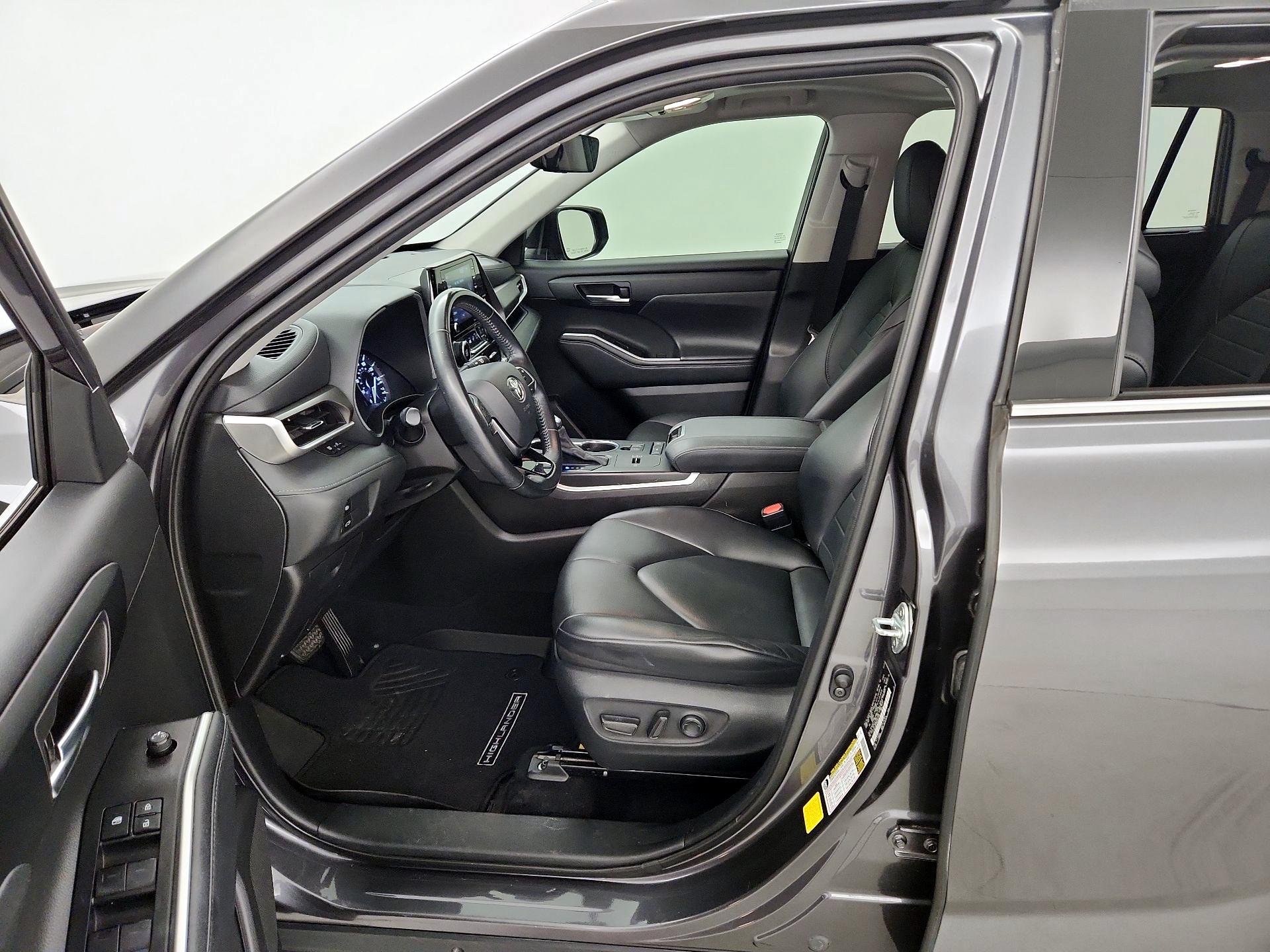 Thumbnail: 2021 Toyota Highlander - 11