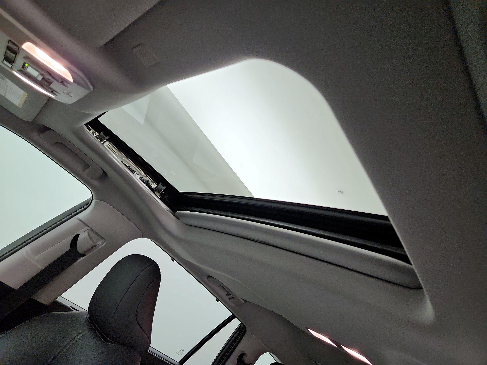 Thumbnail: 2021 Toyota Highlander - 19