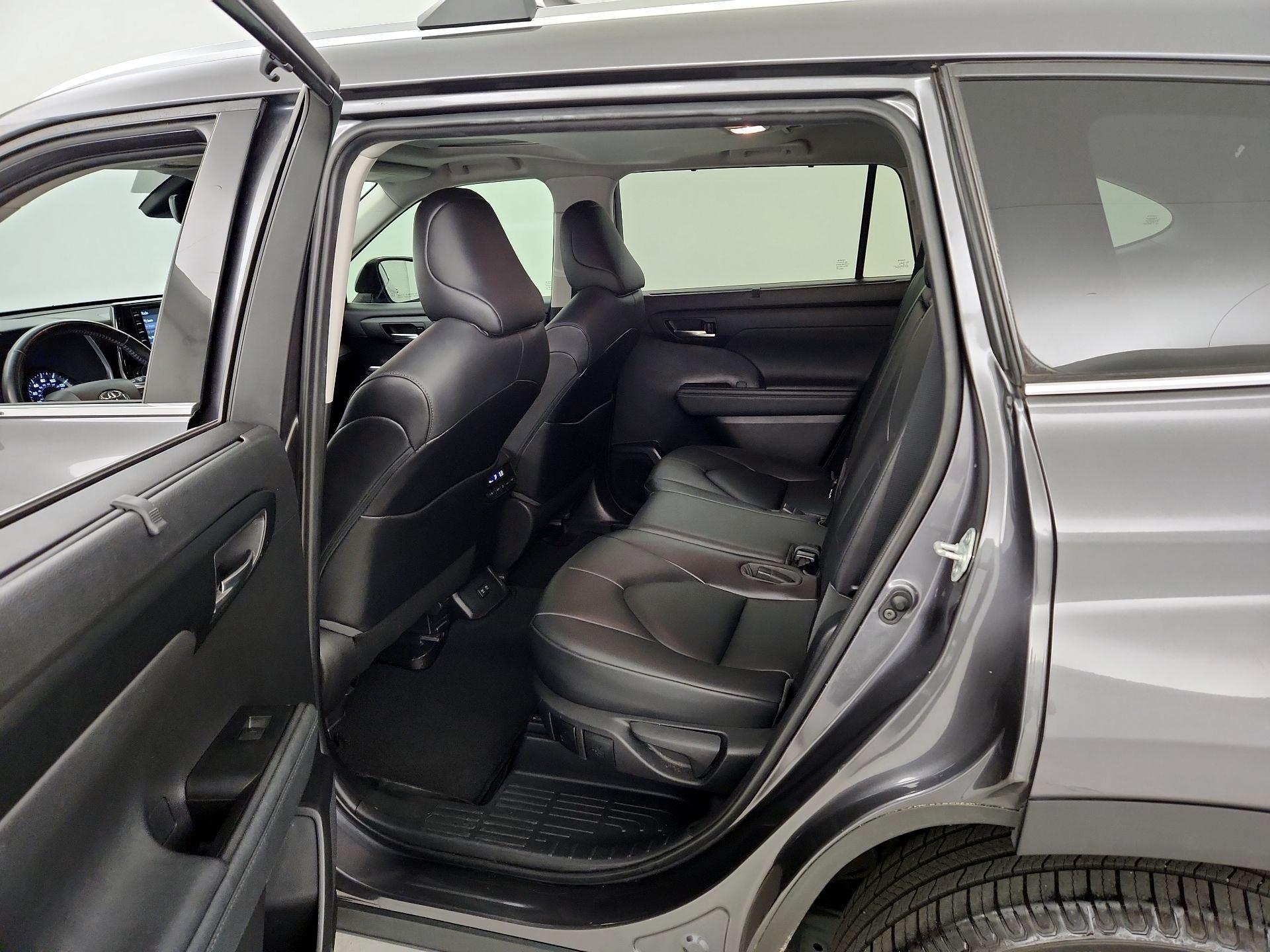 Thumbnail: 2021 Toyota Highlander - 20