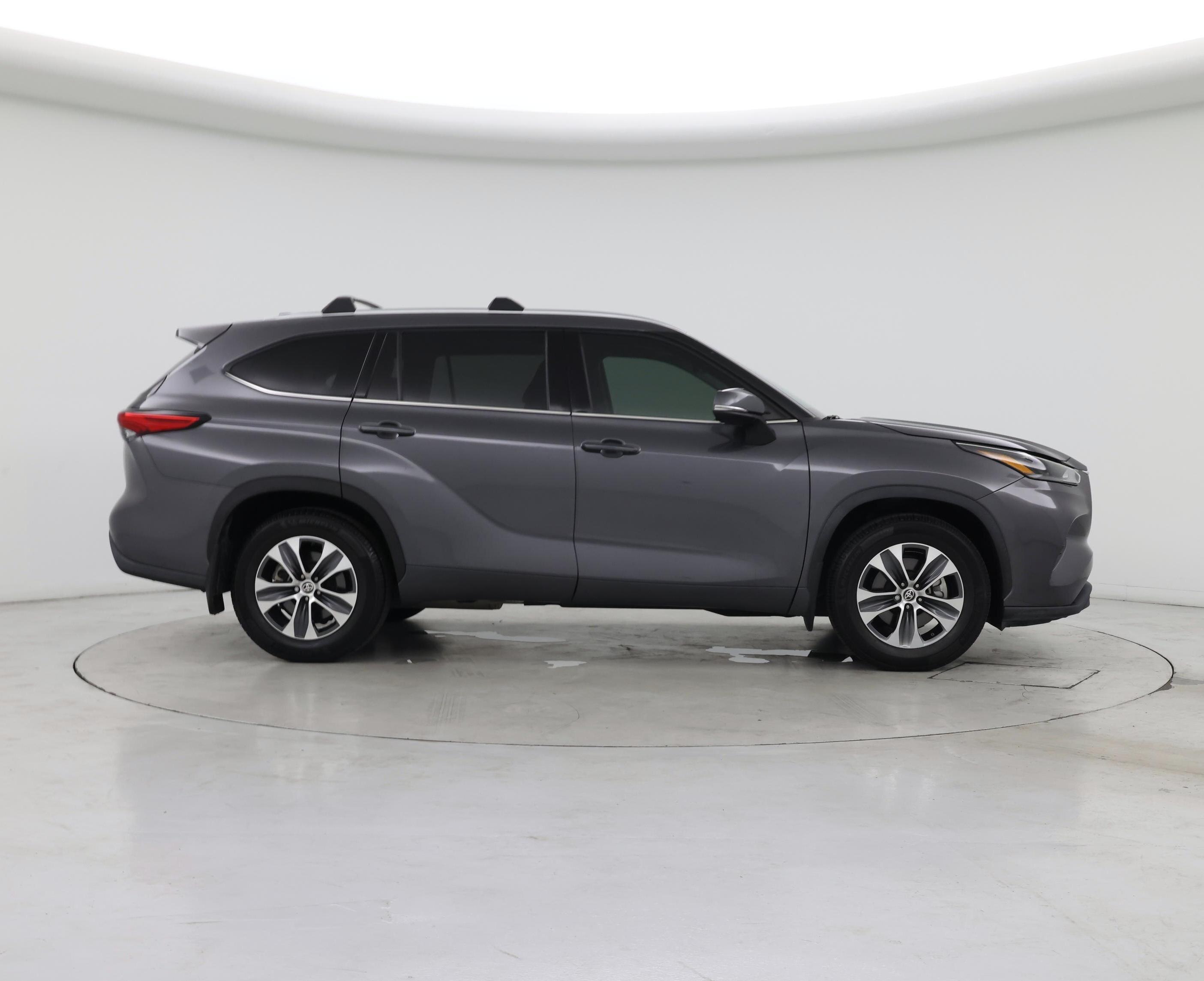 Thumbnail: 2021 Toyota Highlander - 7