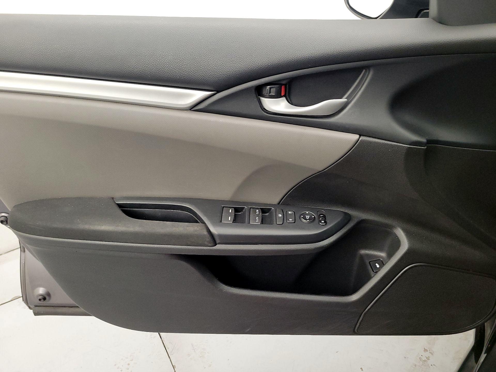 Thumbnail: 2016 Honda Civic - 12