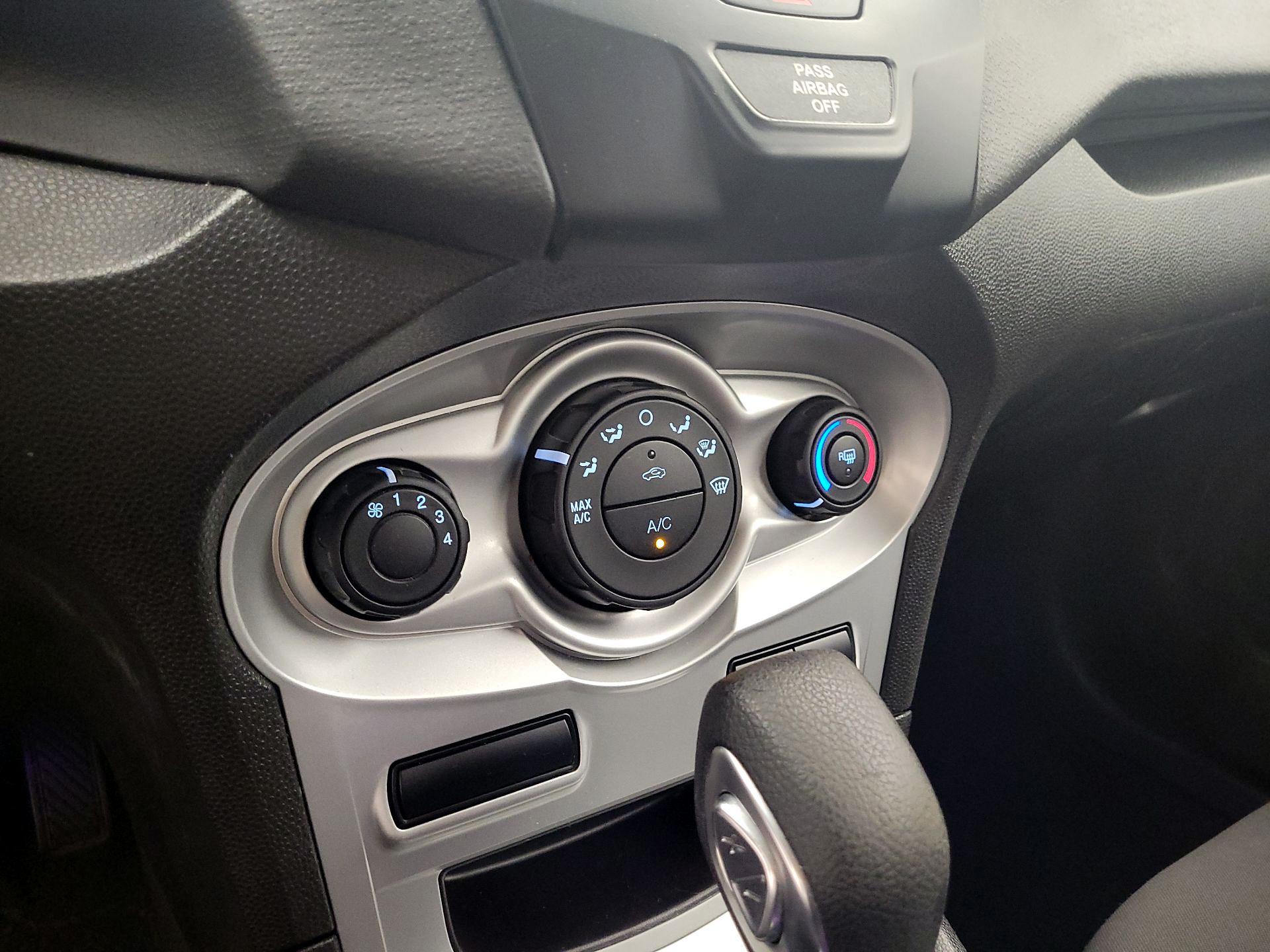 Thumbnail: 2018 Ford Fiesta - 14