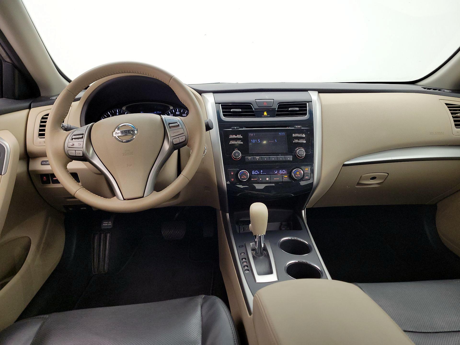 Thumbnail: 2015 Nissan Altima - 9