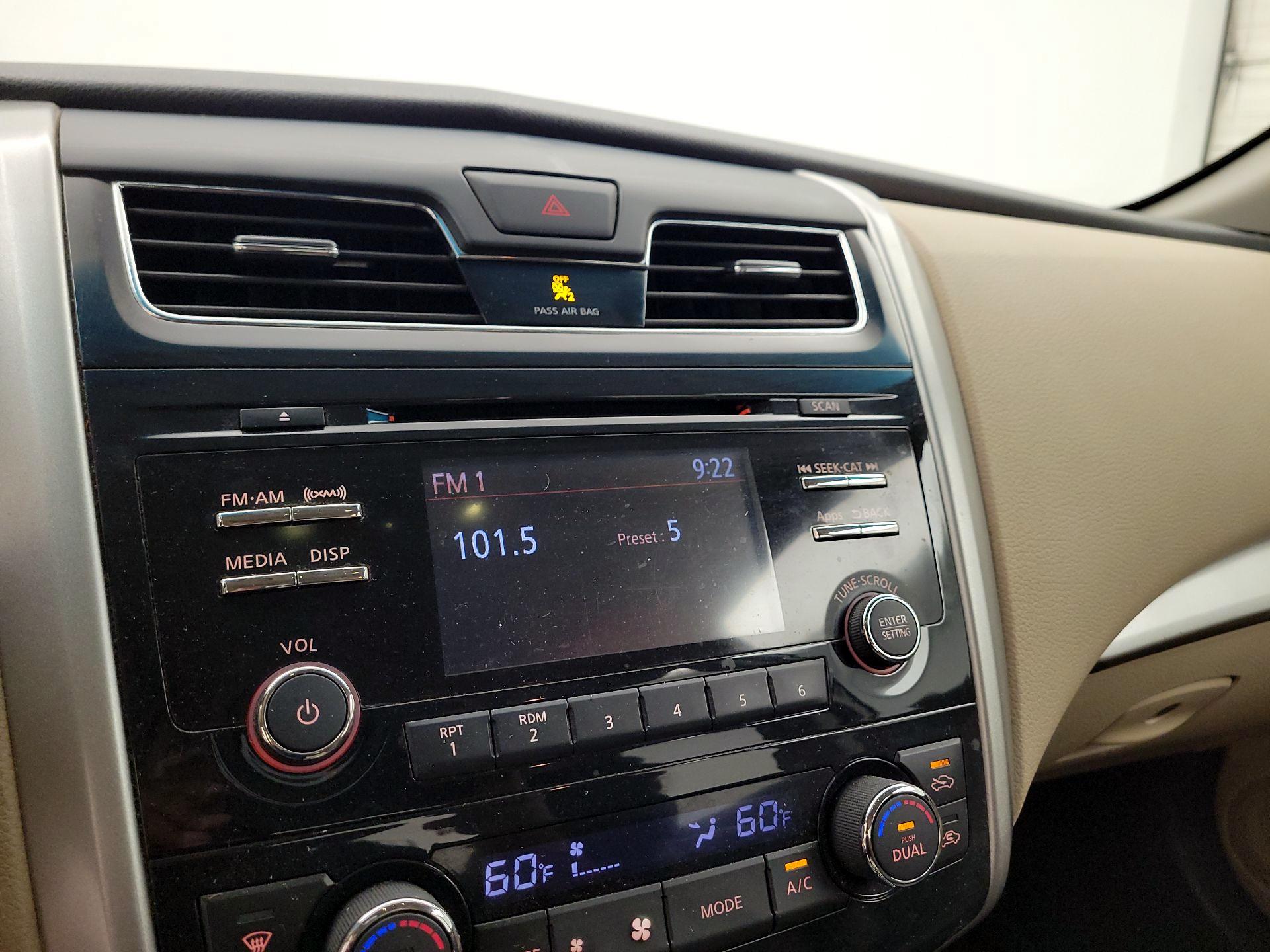 Thumbnail: 2015 Nissan Altima - 13