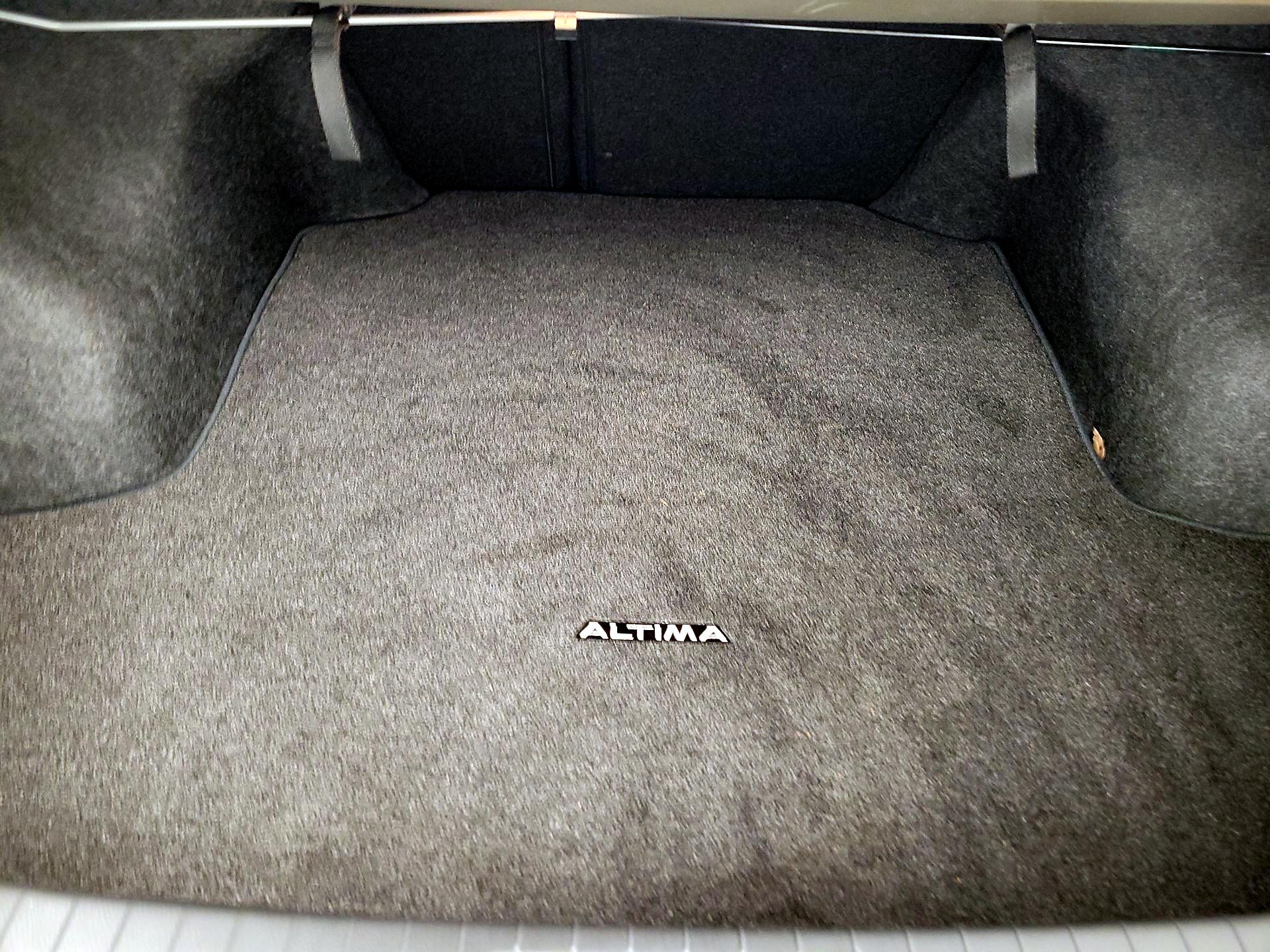 Thumbnail: 2015 Nissan Altima - 16