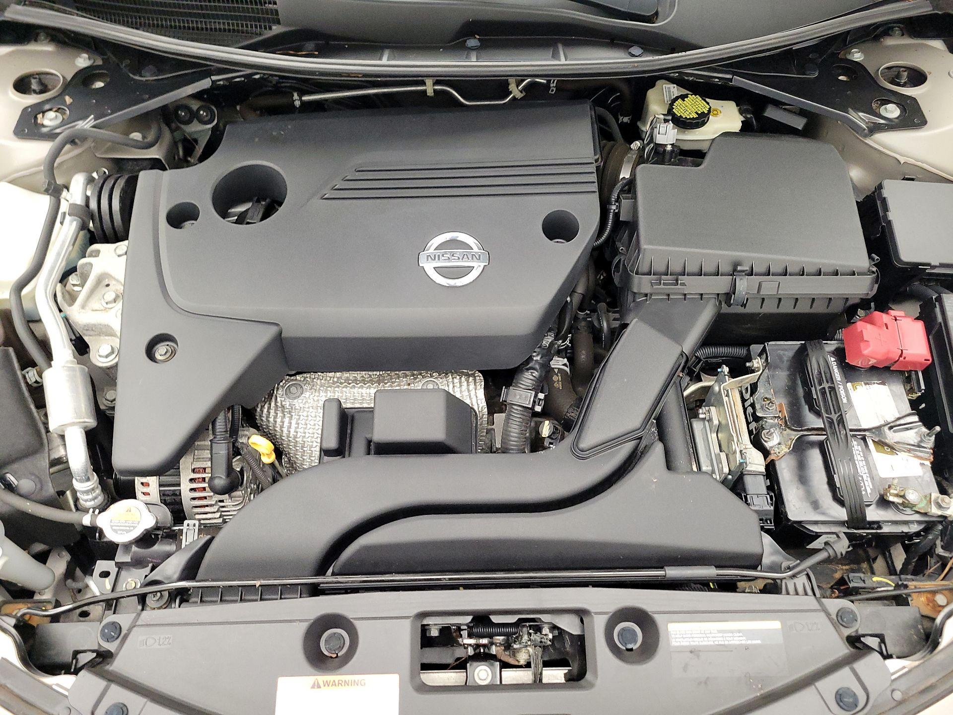 Thumbnail: 2015 Nissan Altima - 17