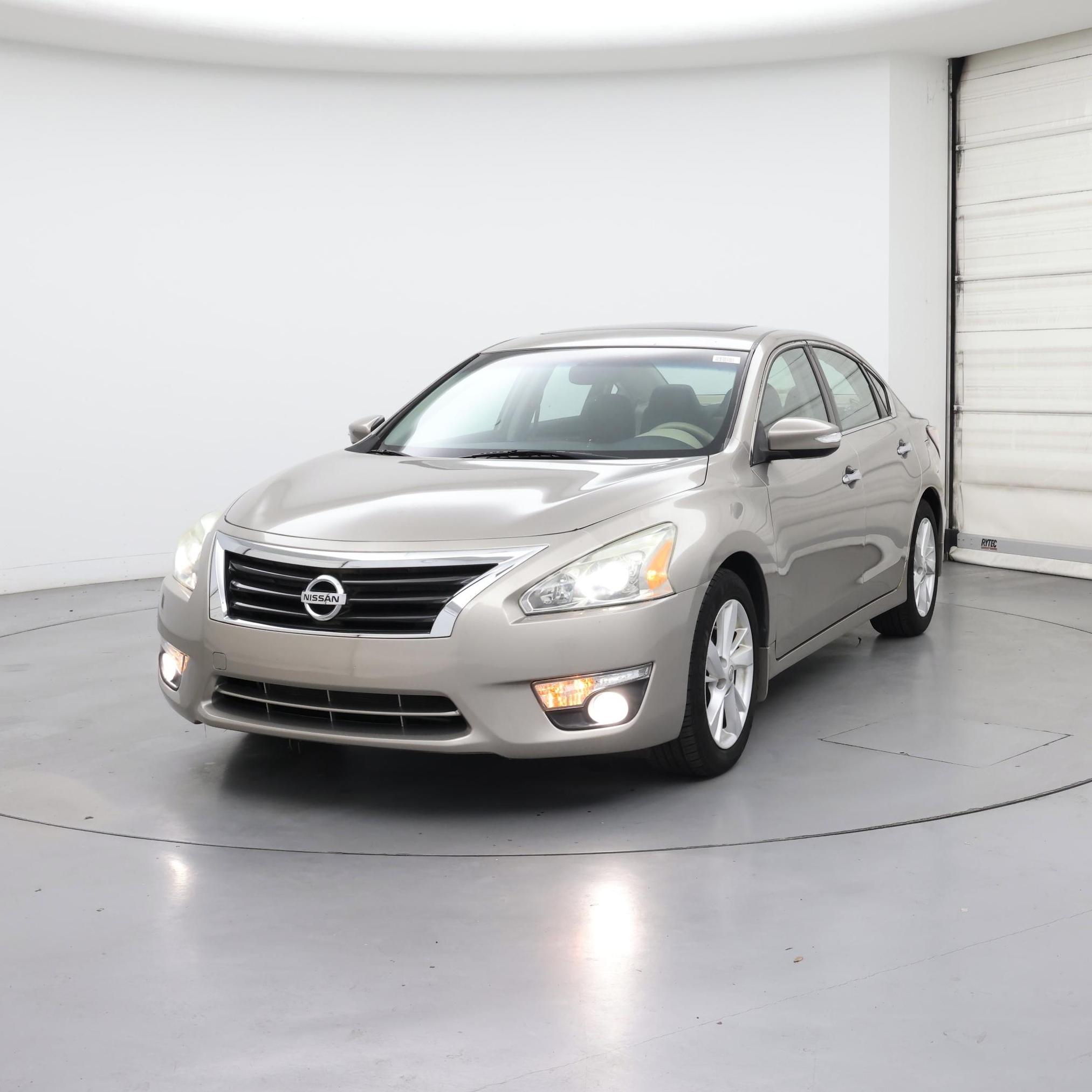Thumbnail: 2015 Nissan Altima - 4