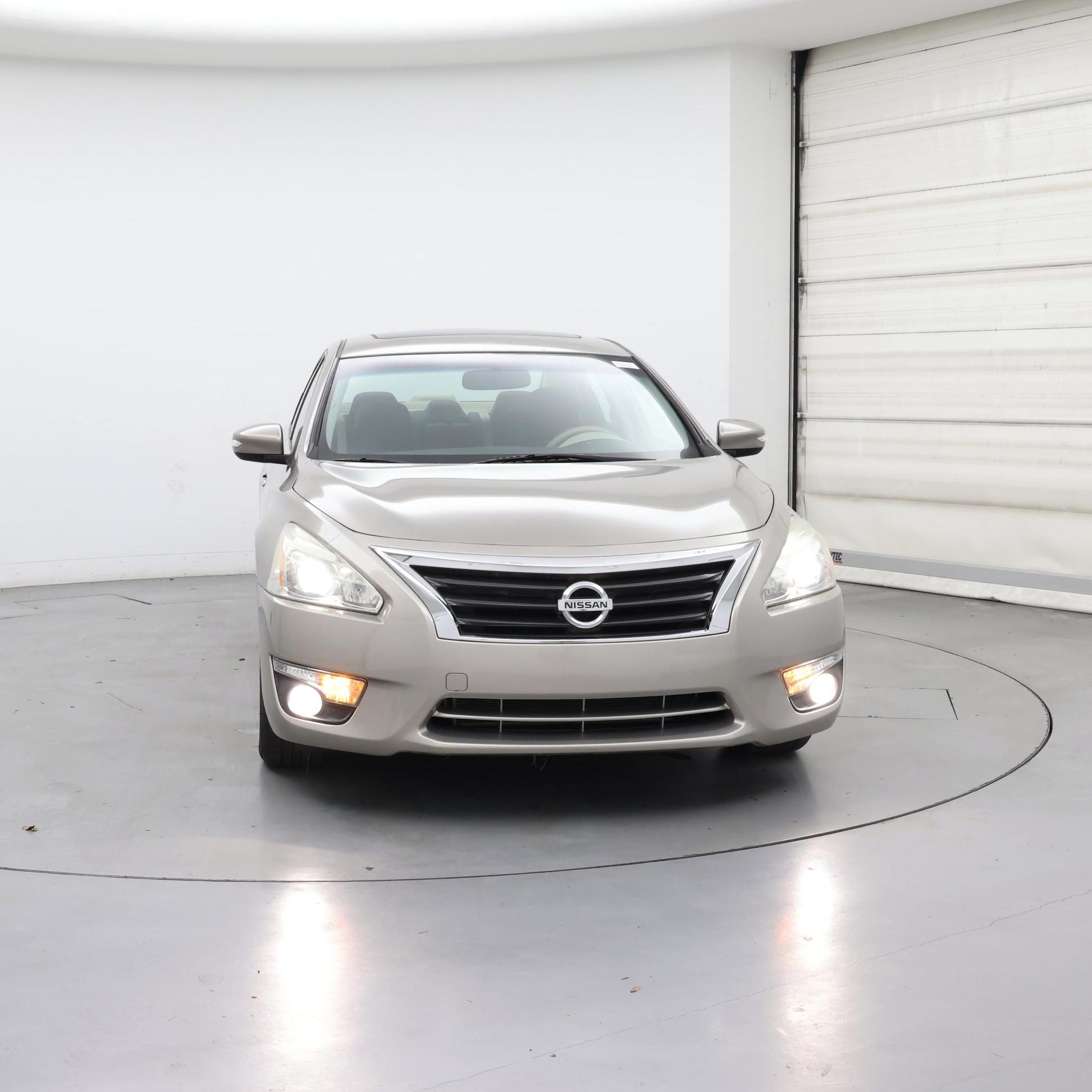 Thumbnail: 2015 Nissan Altima - 5