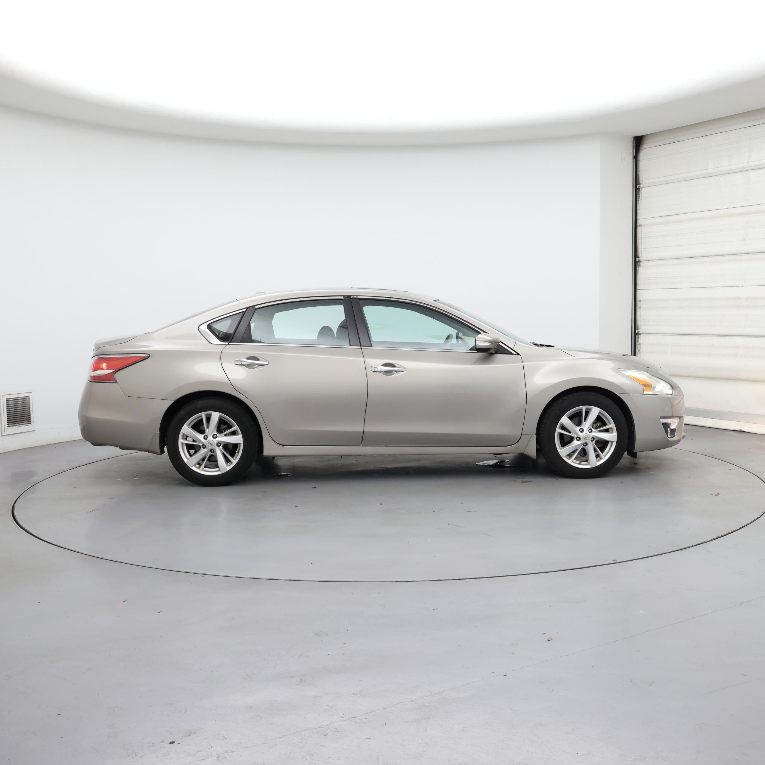 Thumbnail: 2015 Nissan Altima - 7