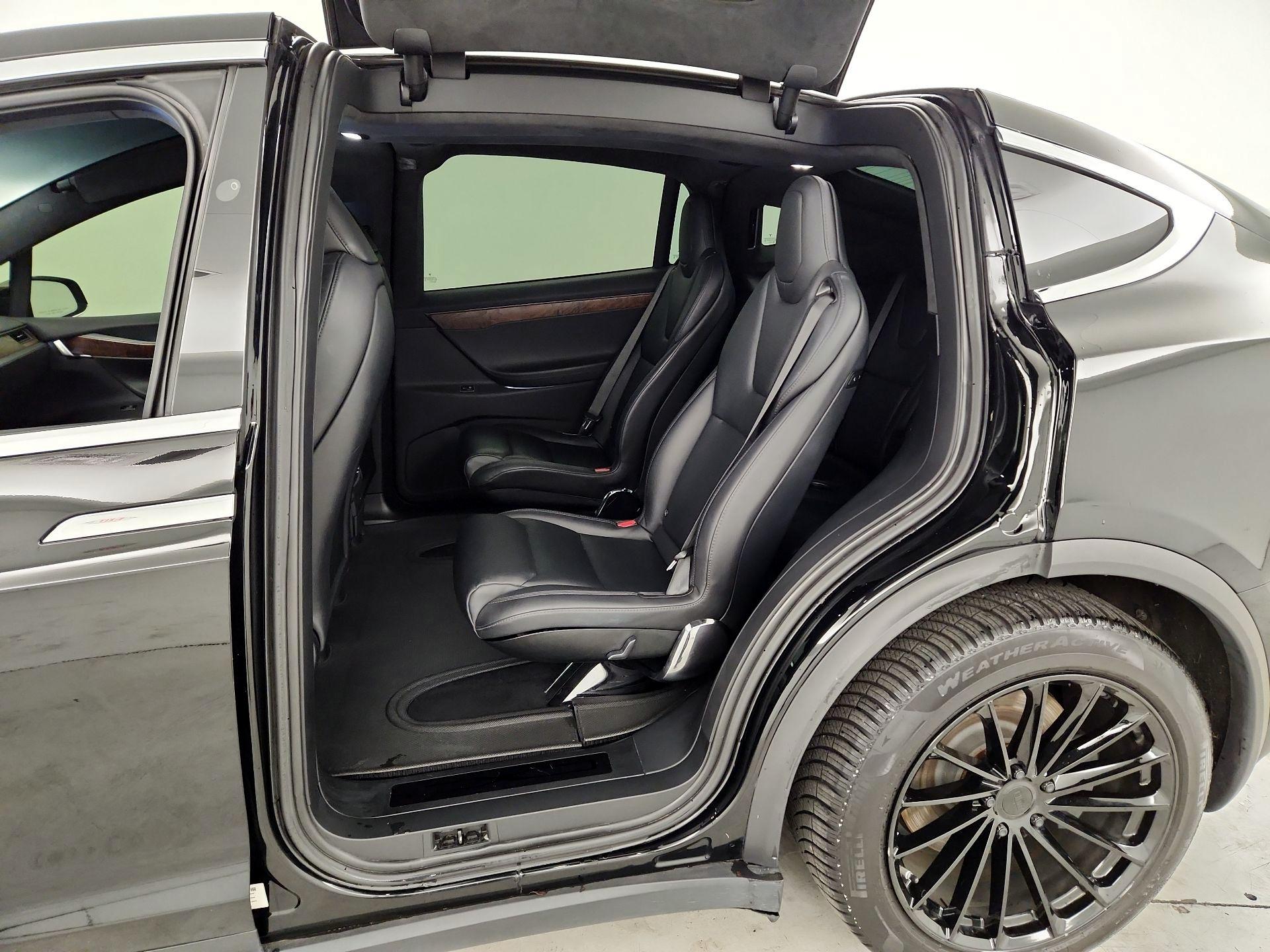 Thumbnail: 2020 Tesla Model X - 19