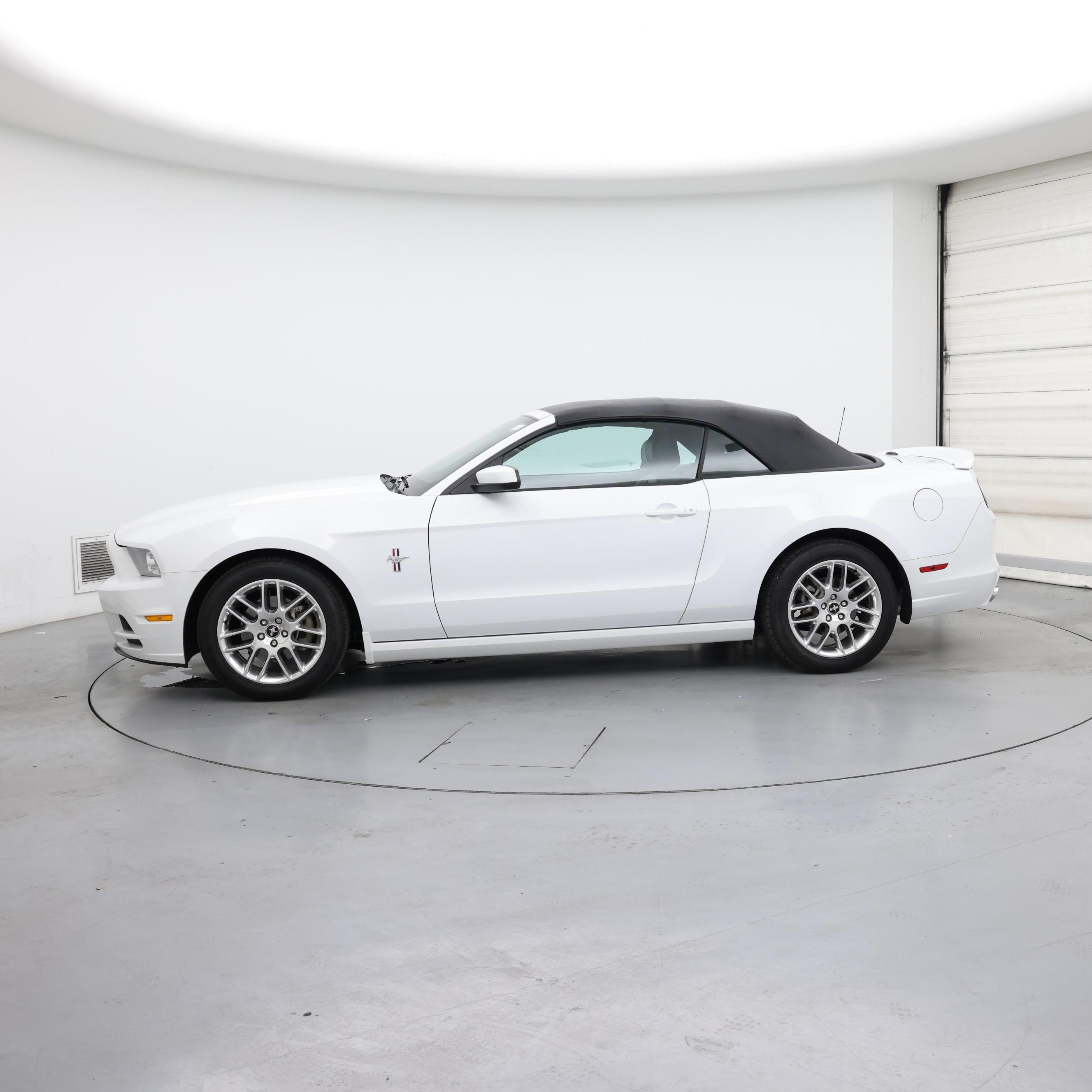 Thumbnail: 2014 Ford Mustang - 3