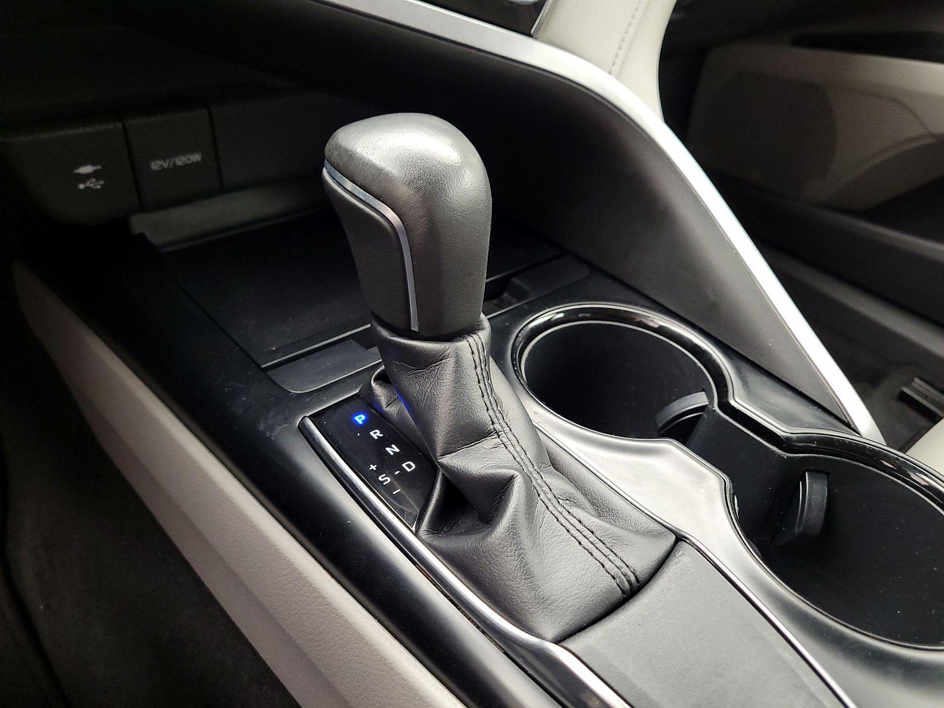 Thumbnail: 2019 Toyota Camry - 17