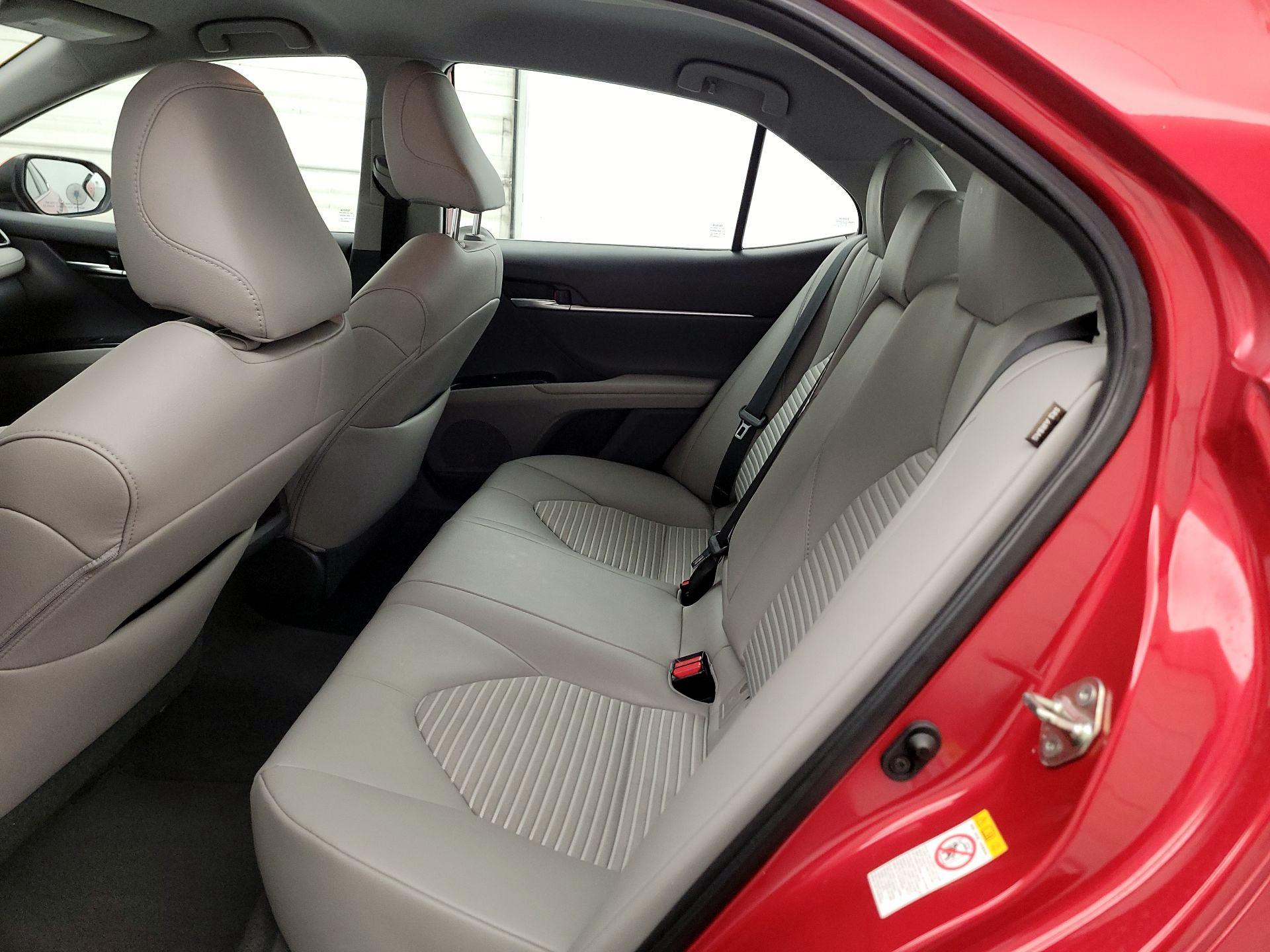 Thumbnail: 2019 Toyota Camry - 19