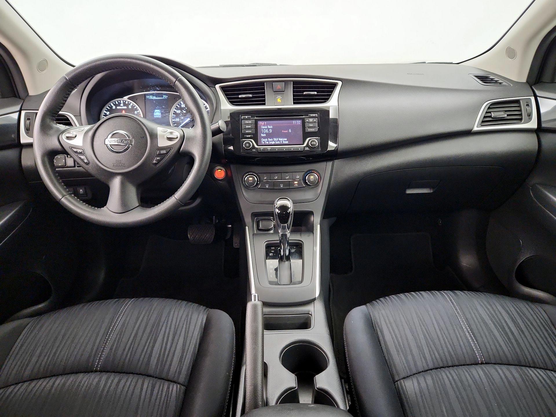 Thumbnail: 2016 Nissan Sentra - 9