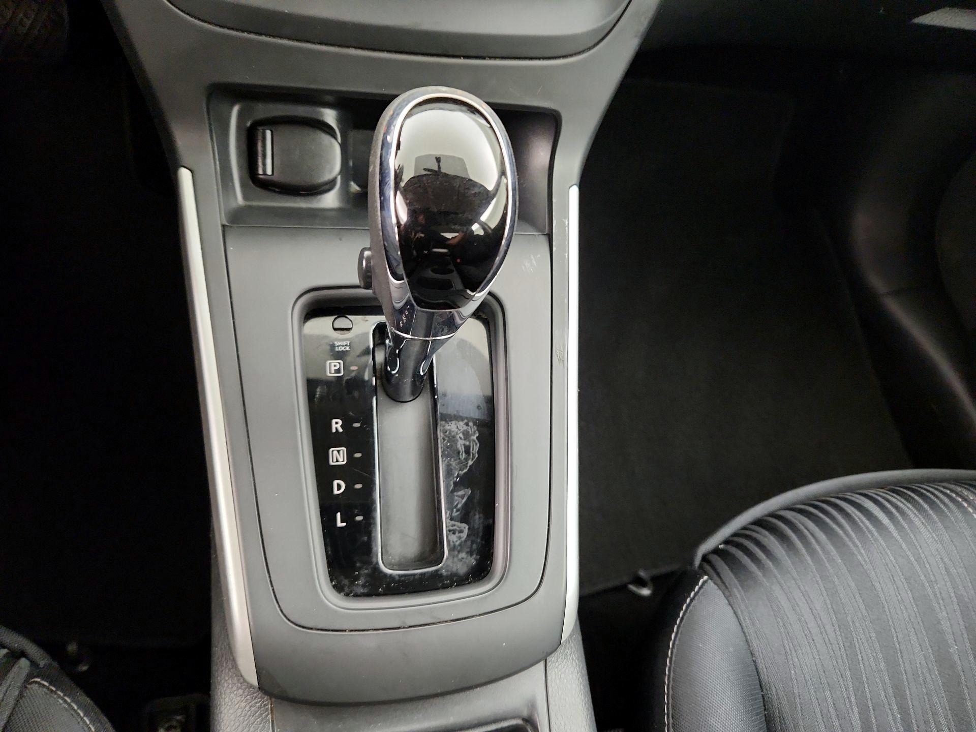 Thumbnail: 2016 Nissan Sentra - 17