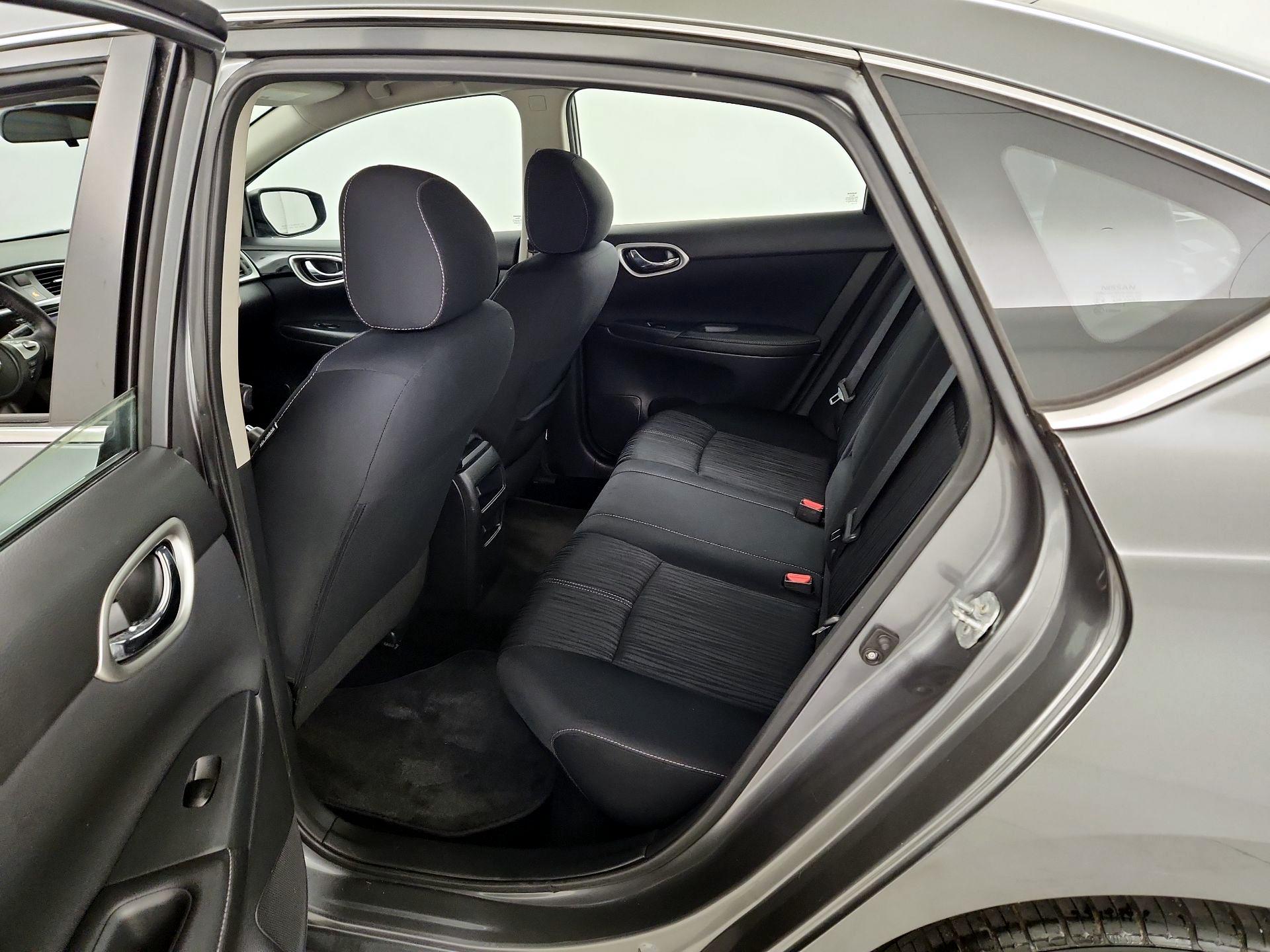 Thumbnail: 2016 Nissan Sentra - 19