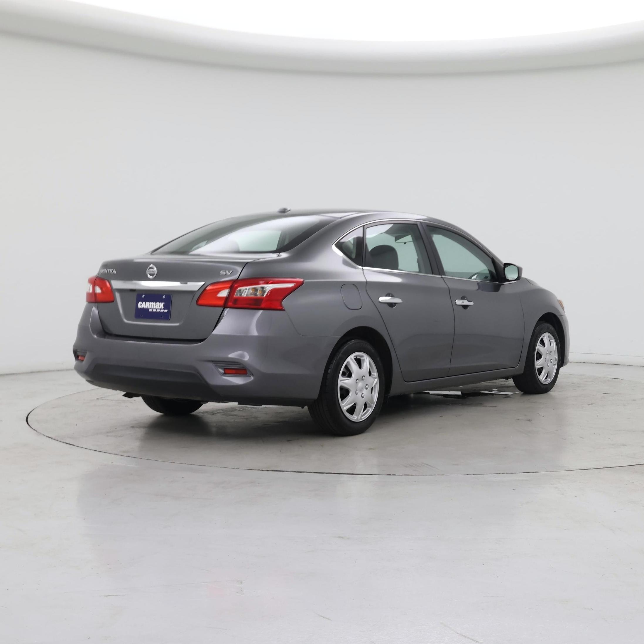 Thumbnail: 2016 Nissan Sentra - 8