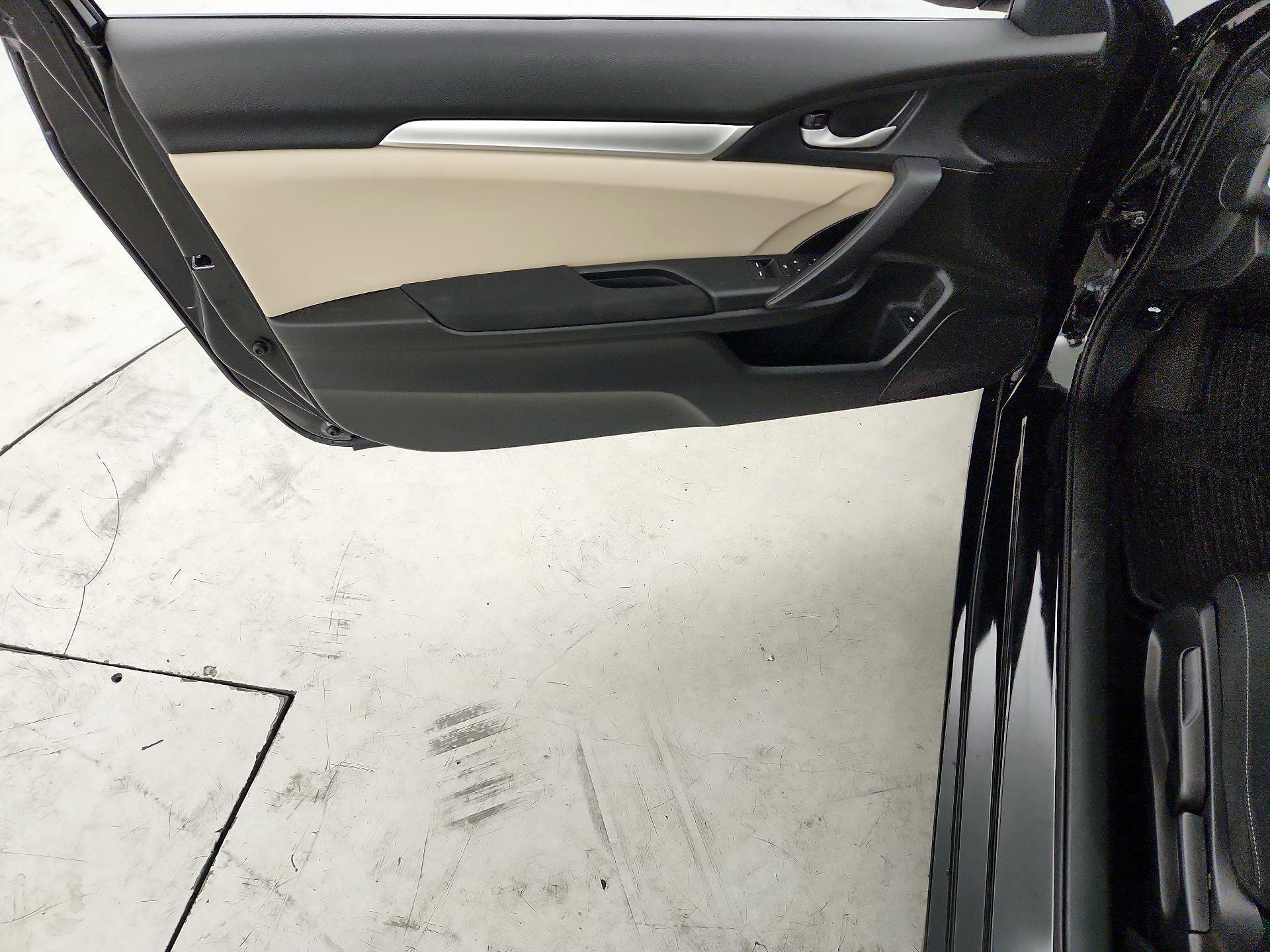 Thumbnail: 2017 Honda Civic - 12