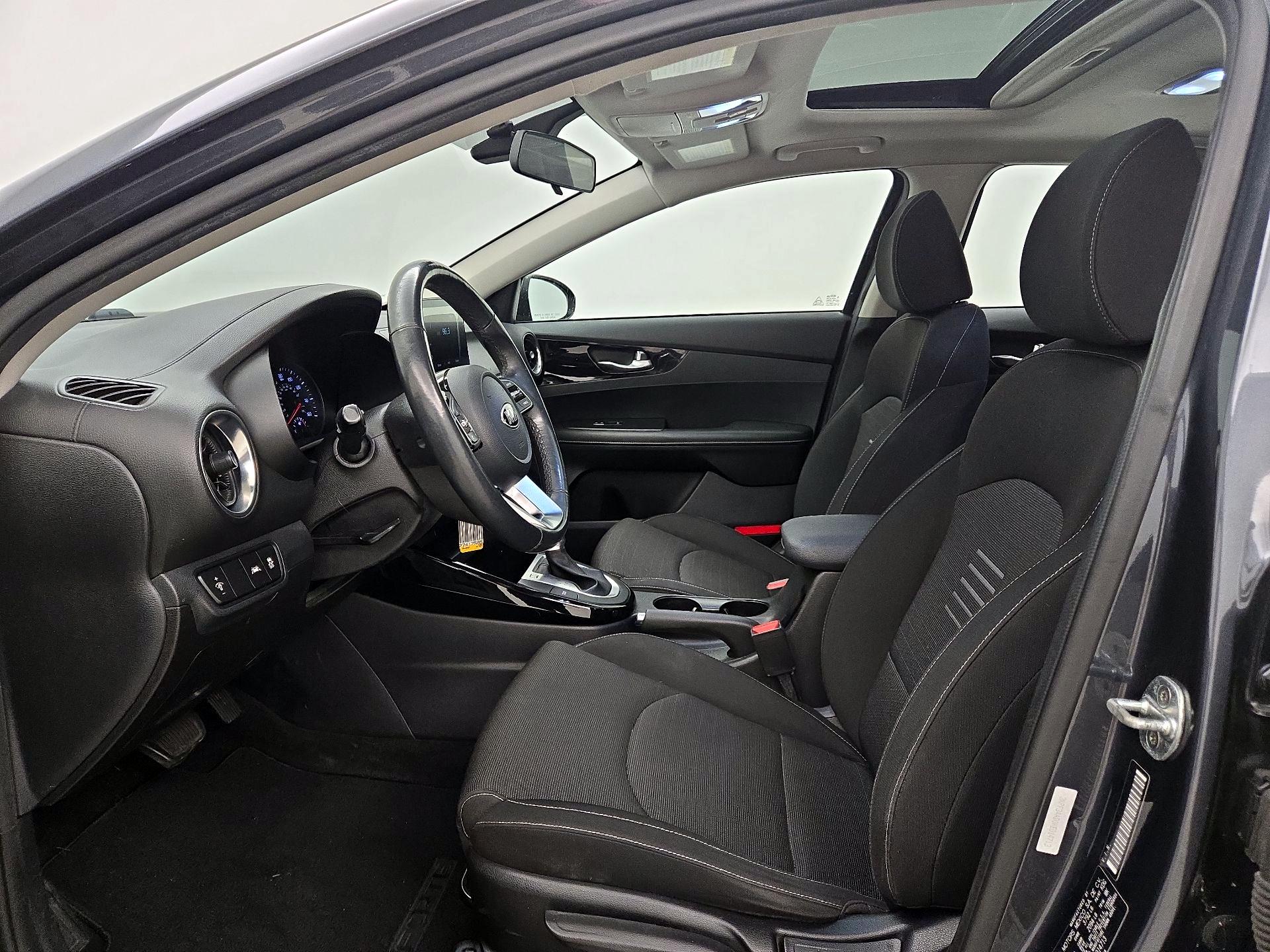 Thumbnail: 2019 Kia Forte - 11