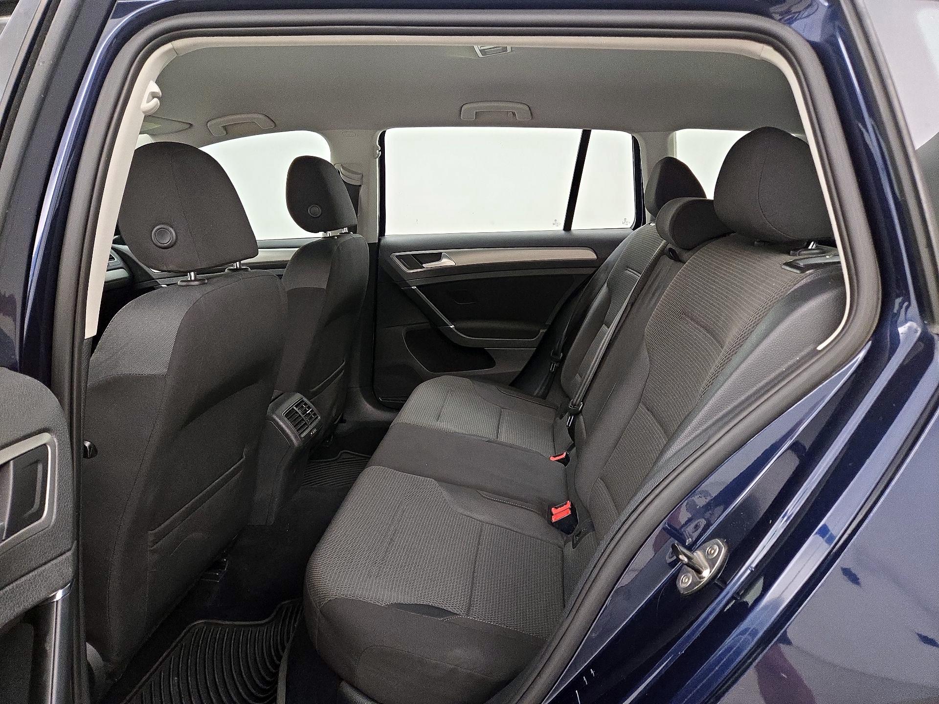 Thumbnail: 2016 Volkswagen Golf - 19