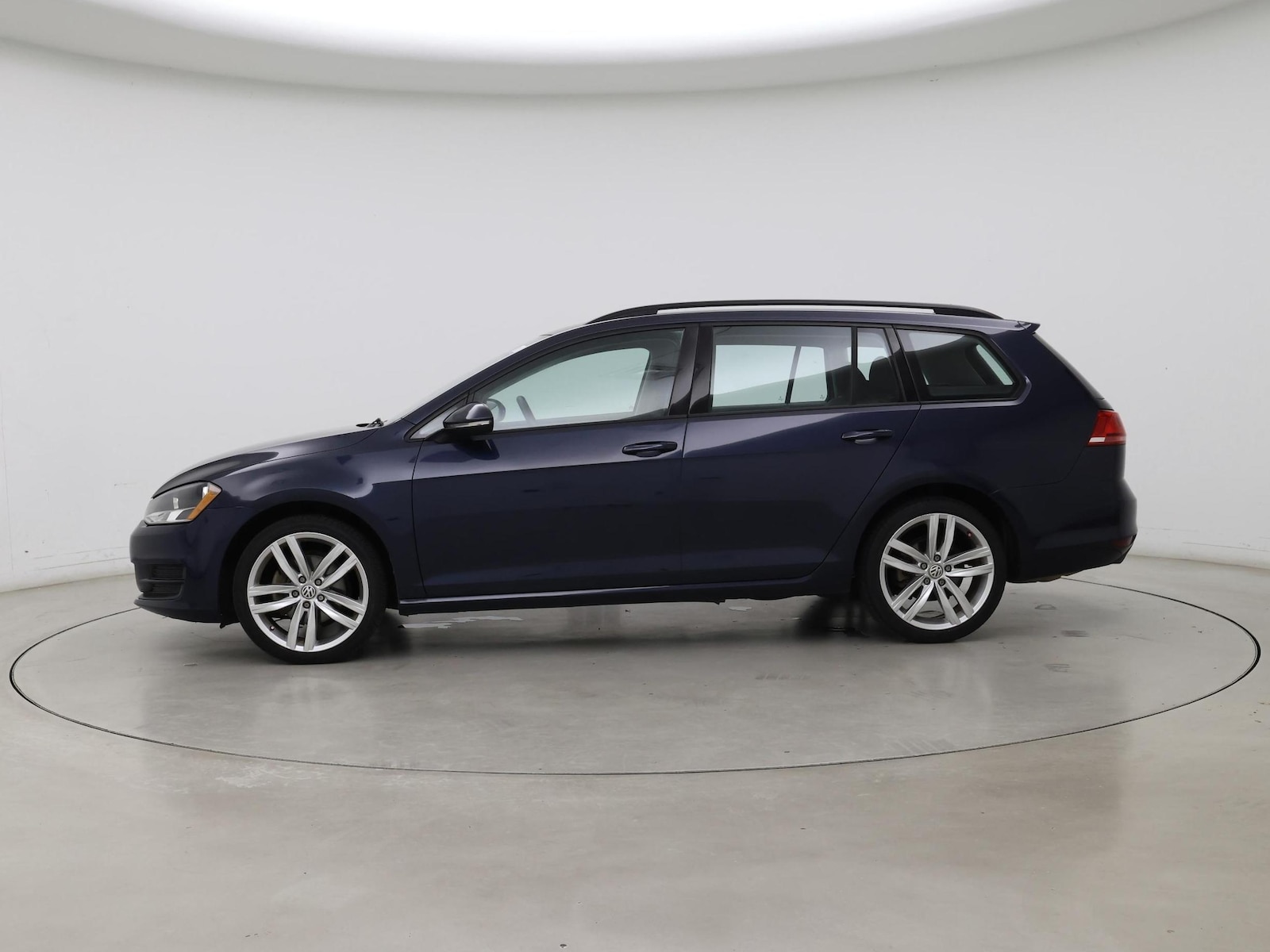 Image of 2016 Volkswagen Golf S