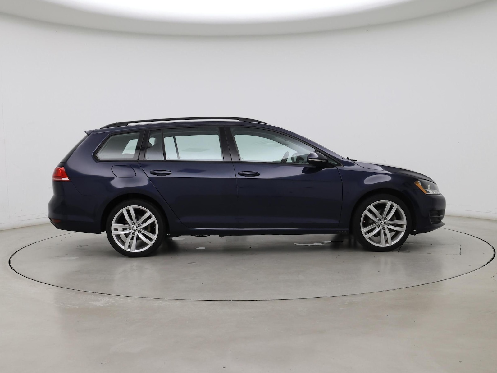 Image of 2016 Volkswagen Golf S