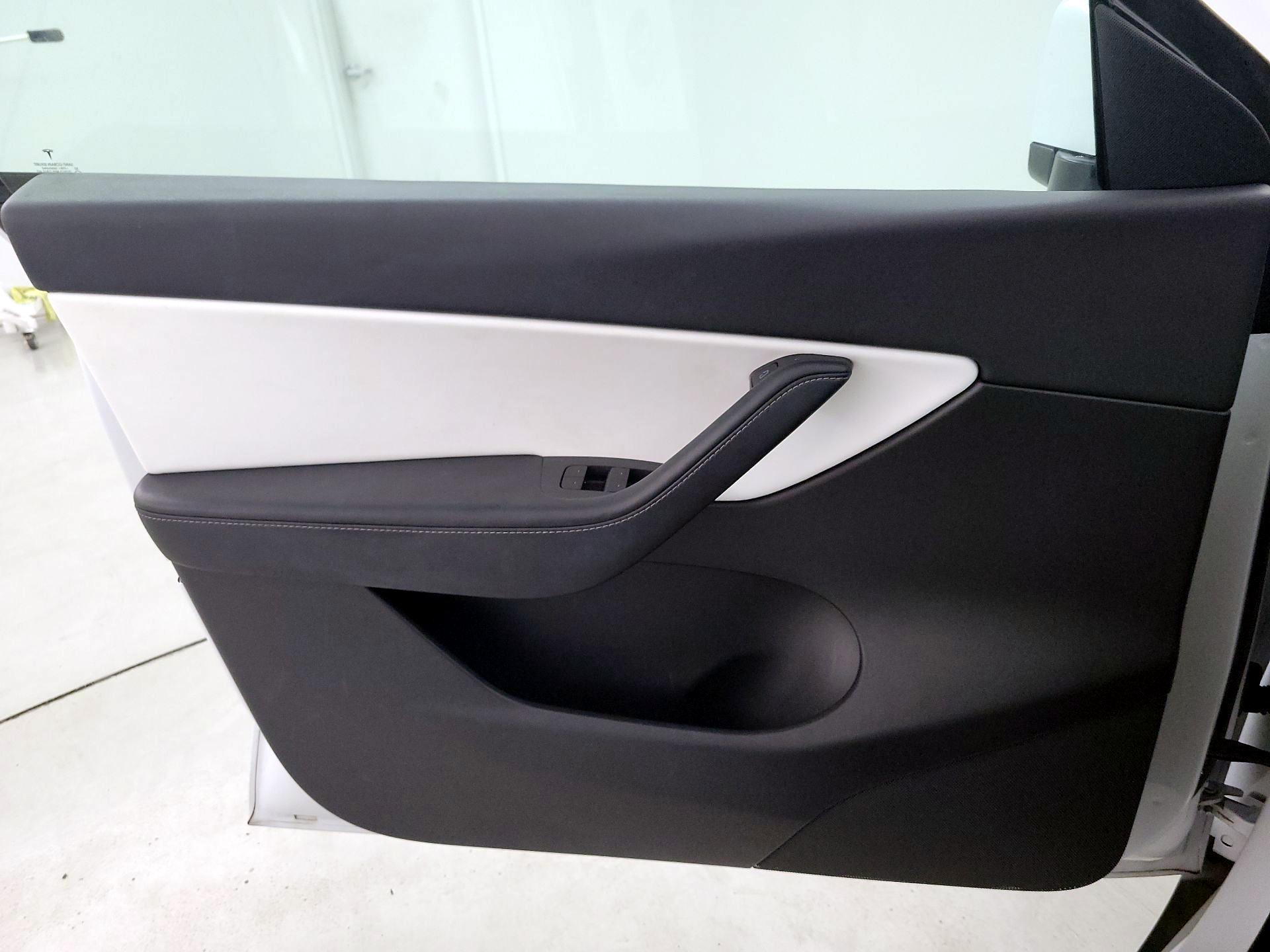Thumbnail: 2021 Tesla Model Y - 12