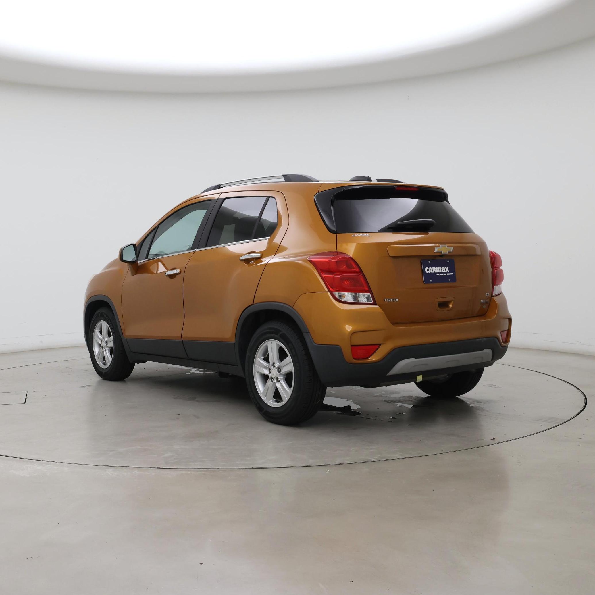 Thumbnail: 2017 Chevrolet Trax - 2