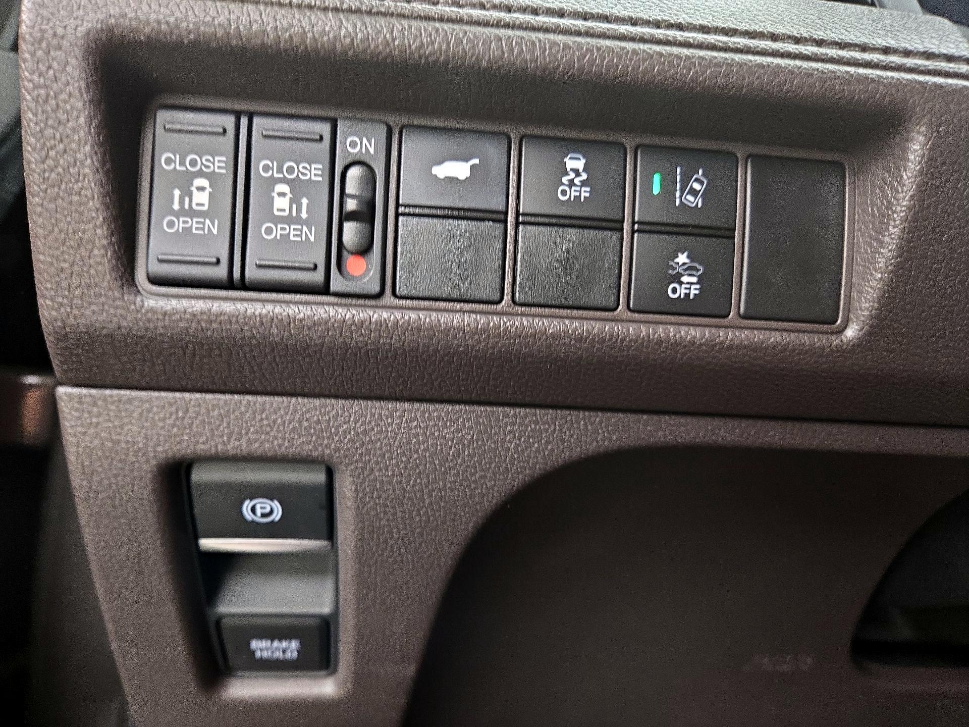 Thumbnail: 2018 Honda Odyssey - 13