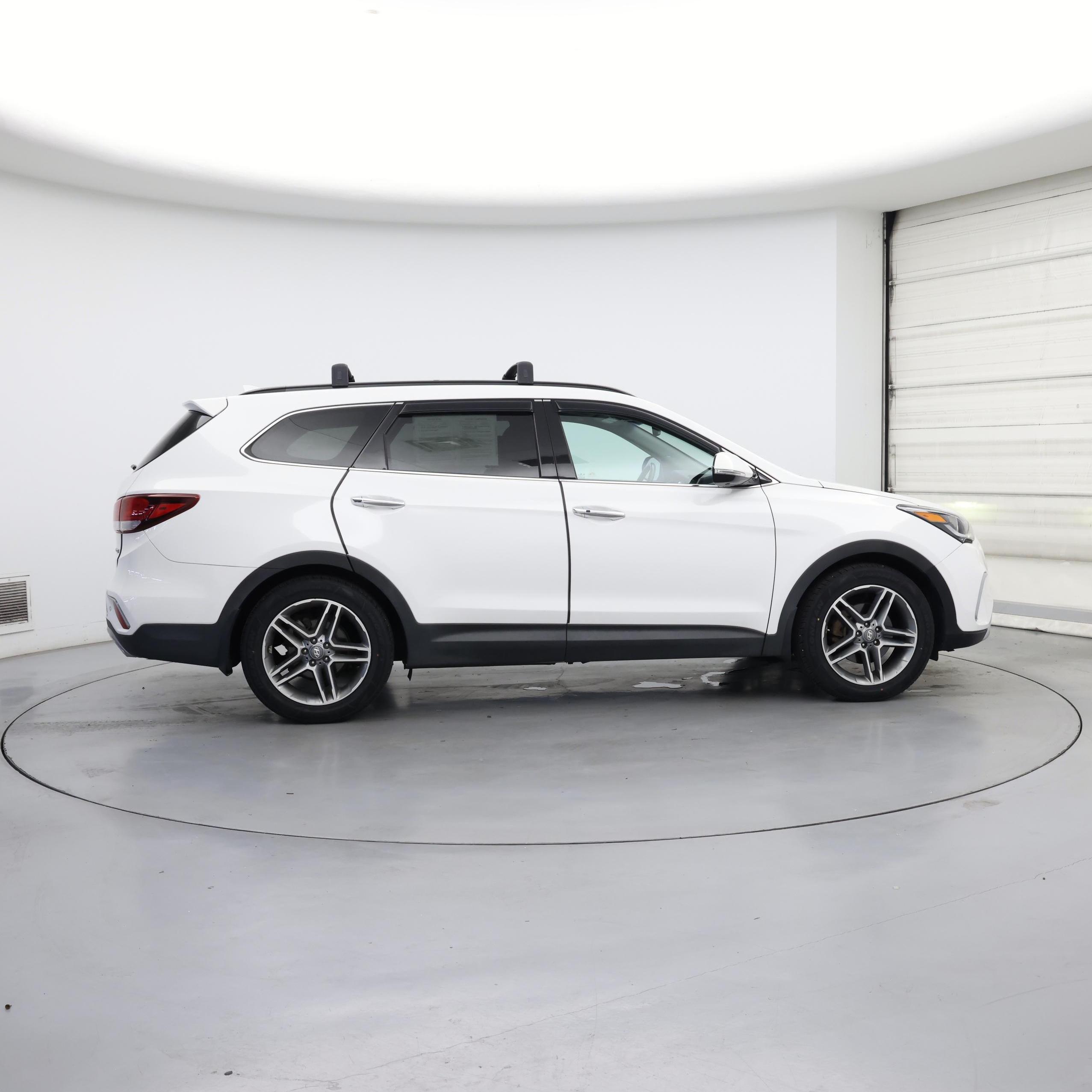 Thumbnail: 2017 Hyundai Santa Fe - 7