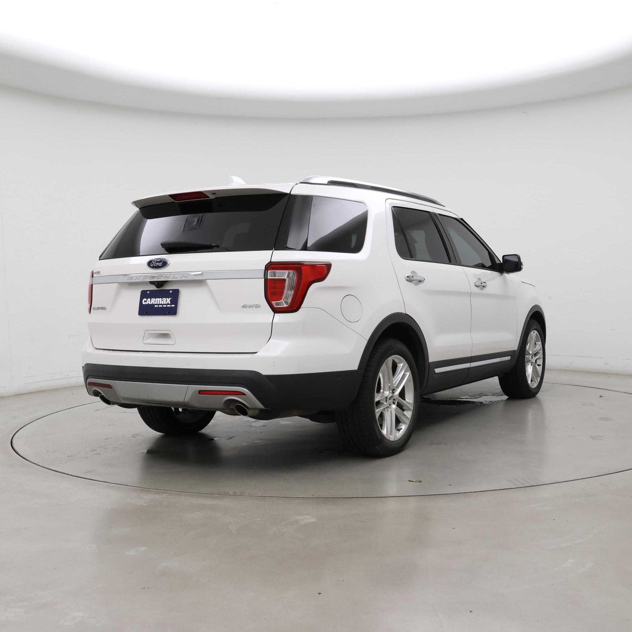Thumbnail: 2017 Ford Explorer - 8
