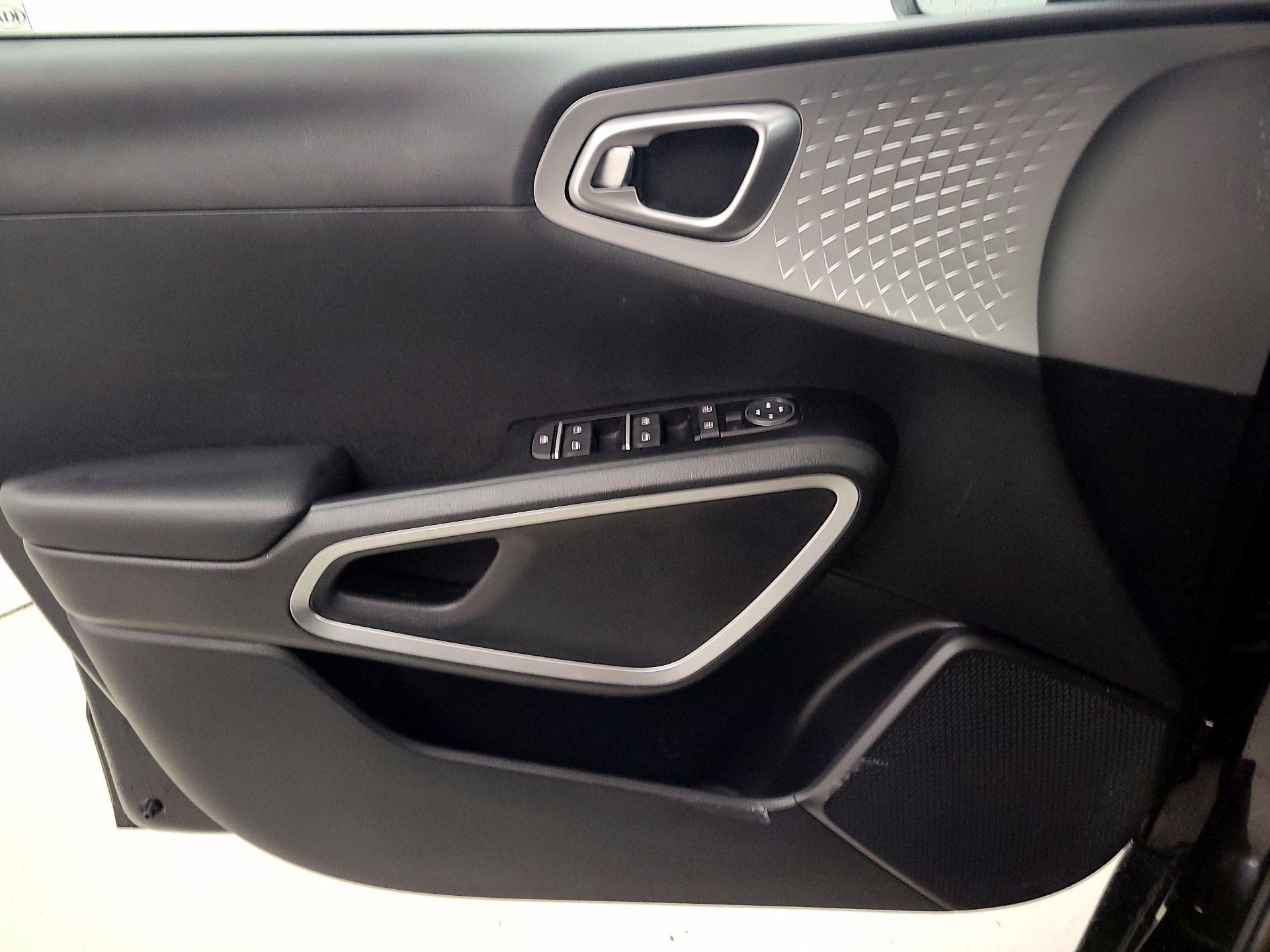 Thumbnail: 2020 Kia Soul - 12