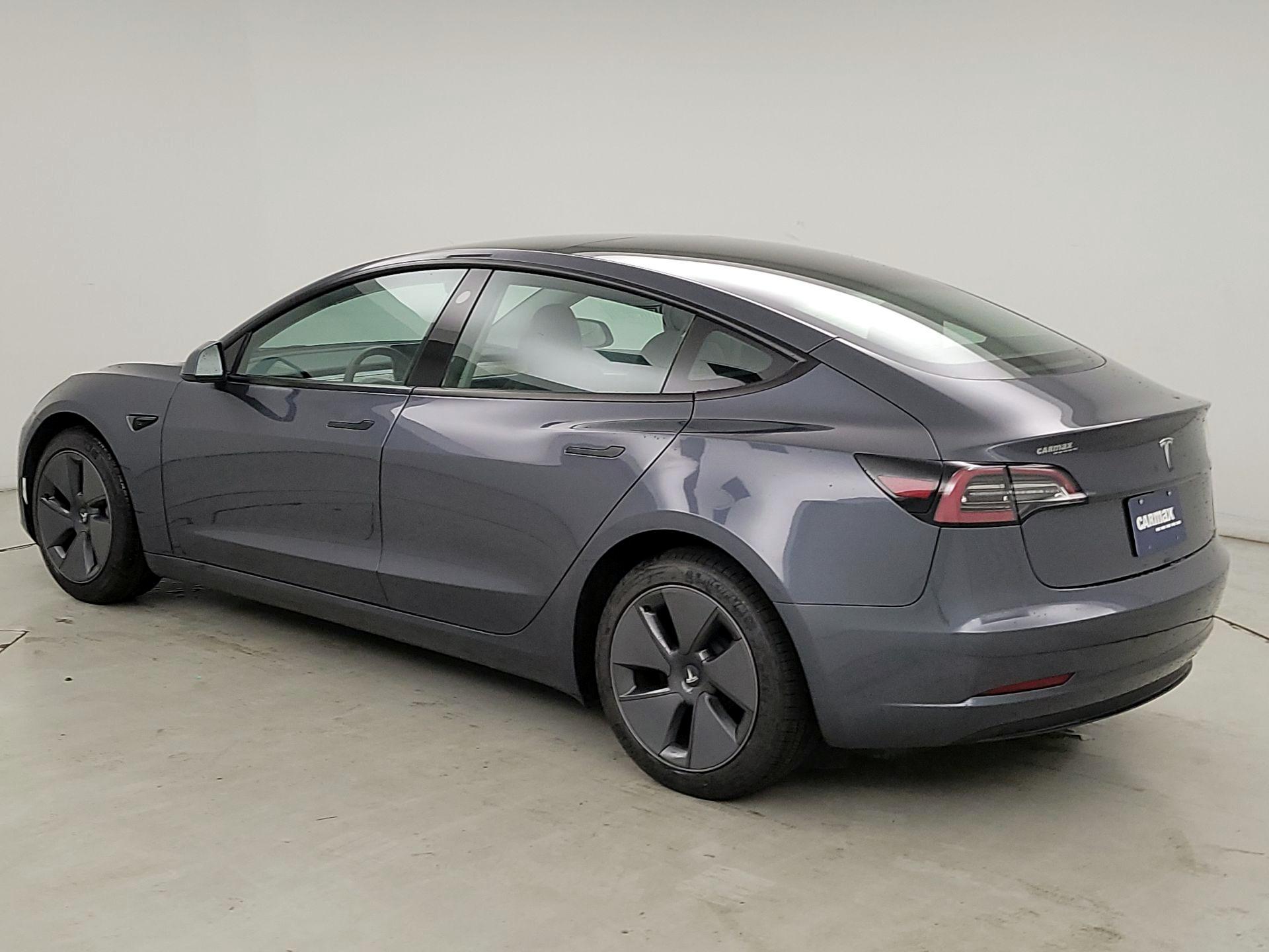 Thumbnail: 2023 Tesla Model 3 - 7