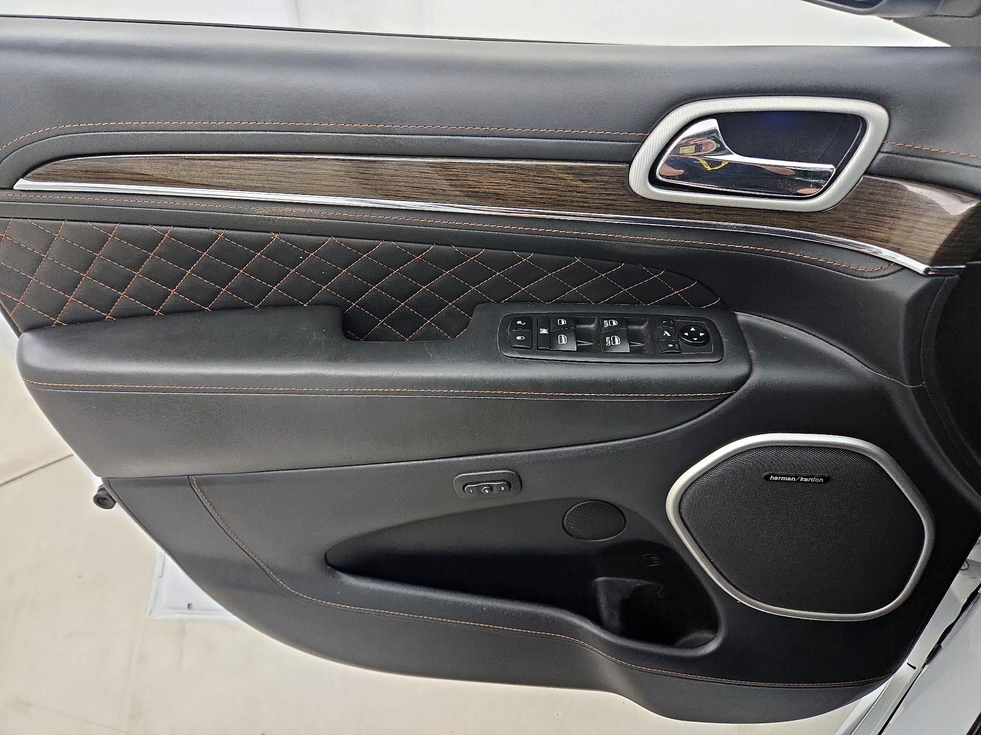 Thumbnail: 2020 Jeep Grand Cherokee - 12