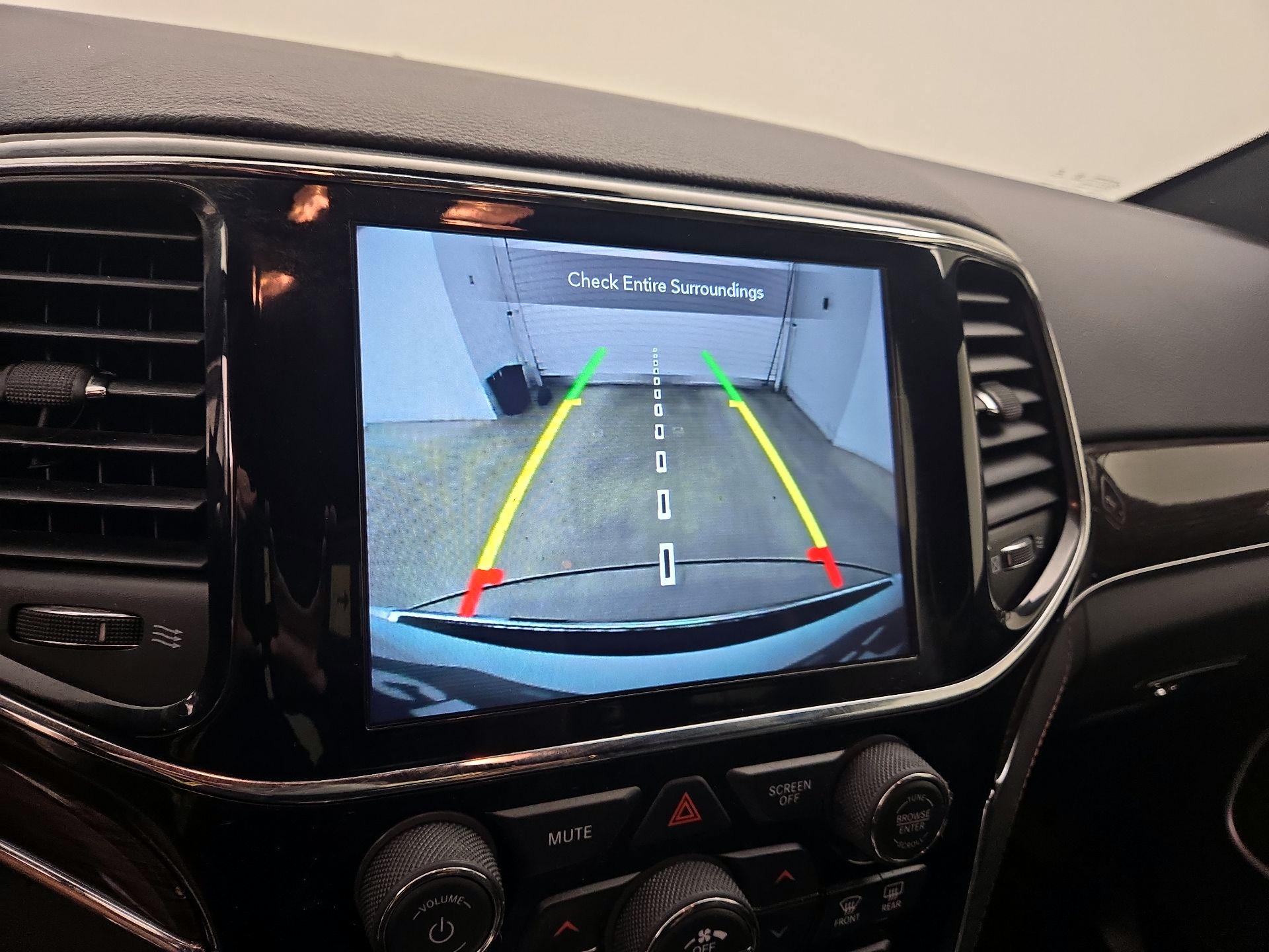 Thumbnail: 2020 Jeep Grand Cherokee - 14