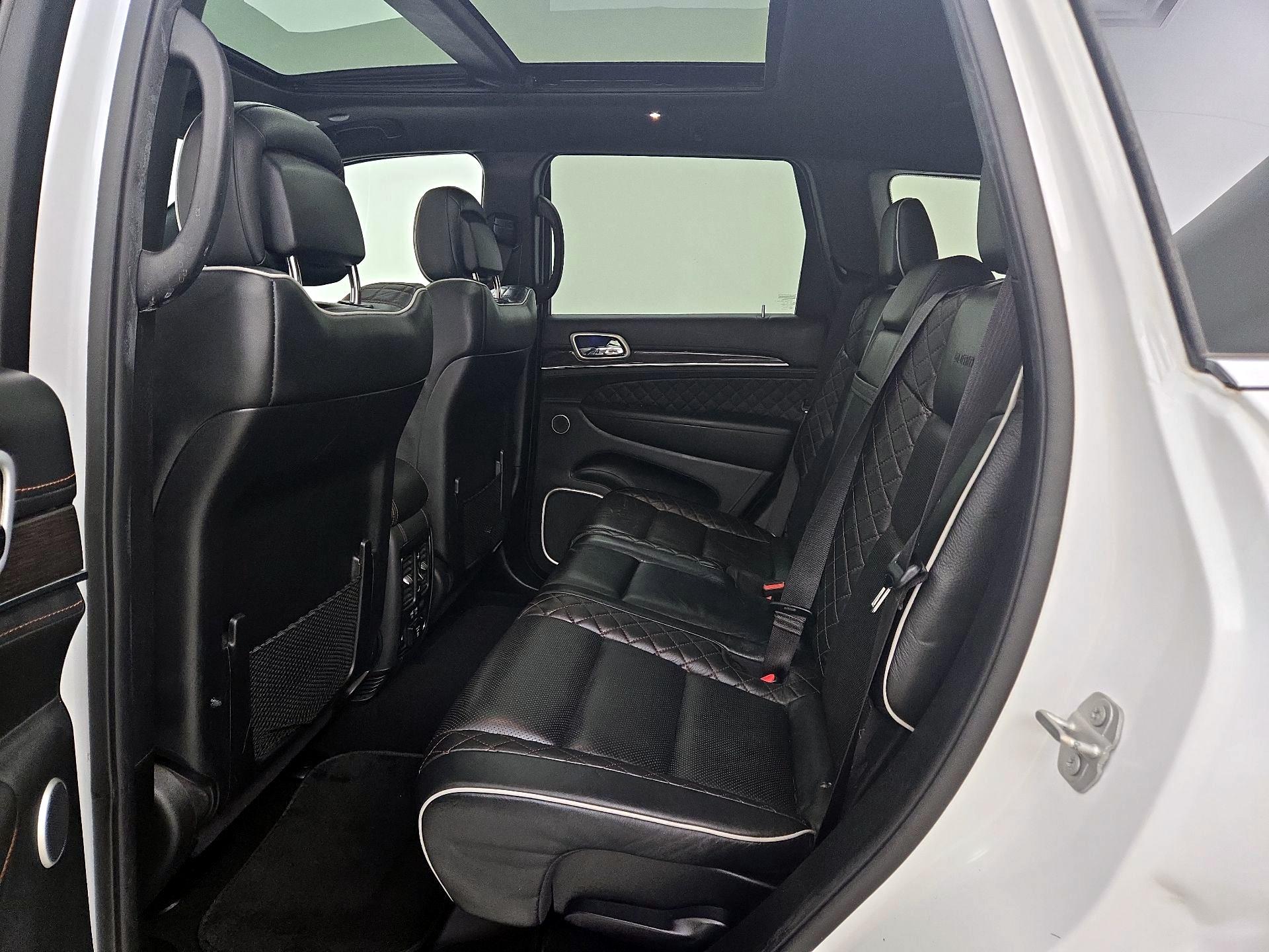 Thumbnail: 2020 Jeep Grand Cherokee - 20