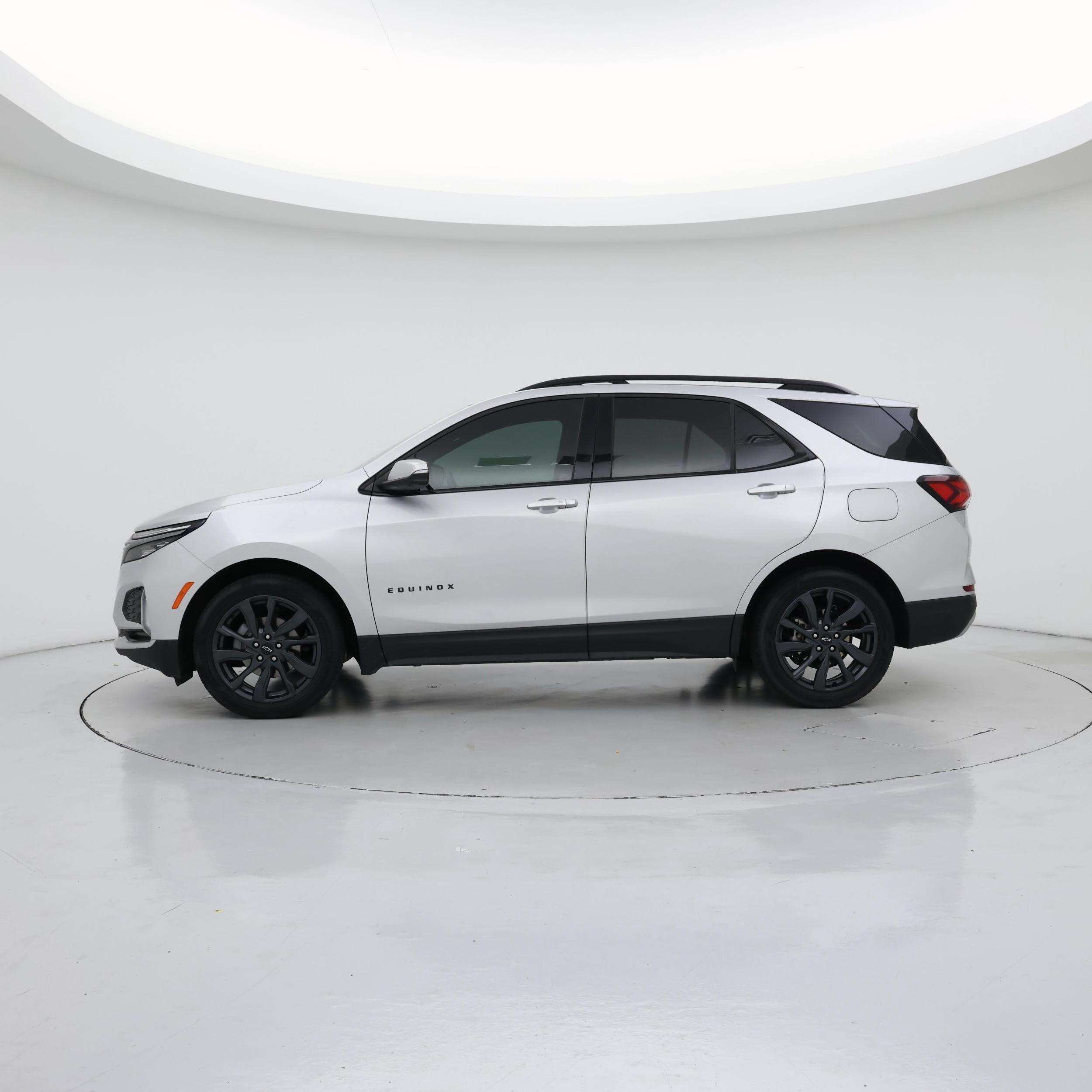 Thumbnail: 2022 Chevrolet Equinox - 3