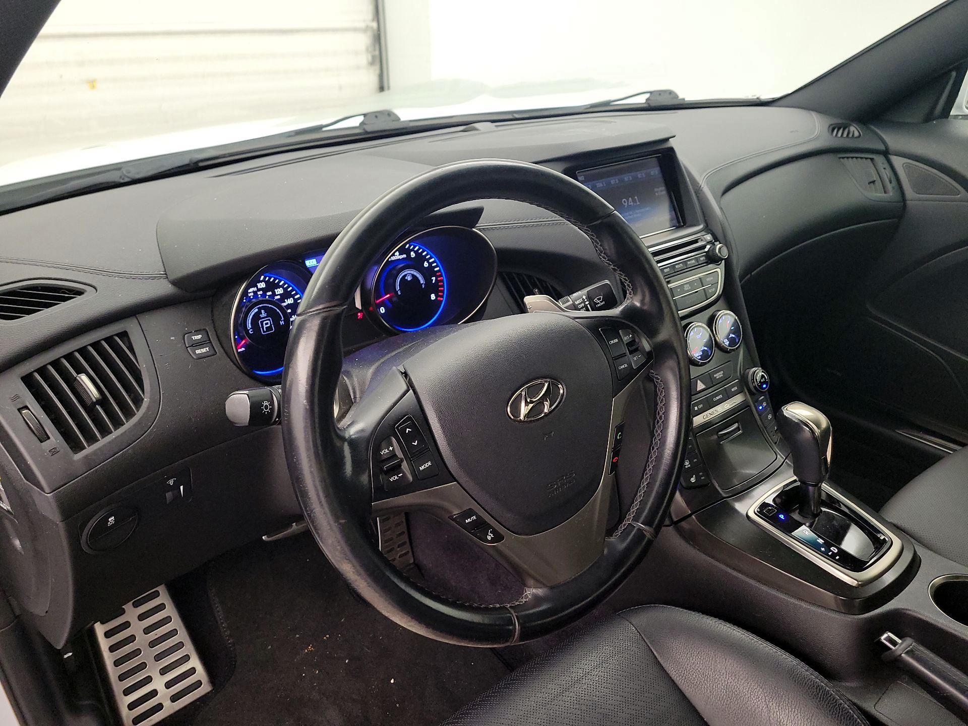 Thumbnail: 2016 Hyundai Genesis - 9