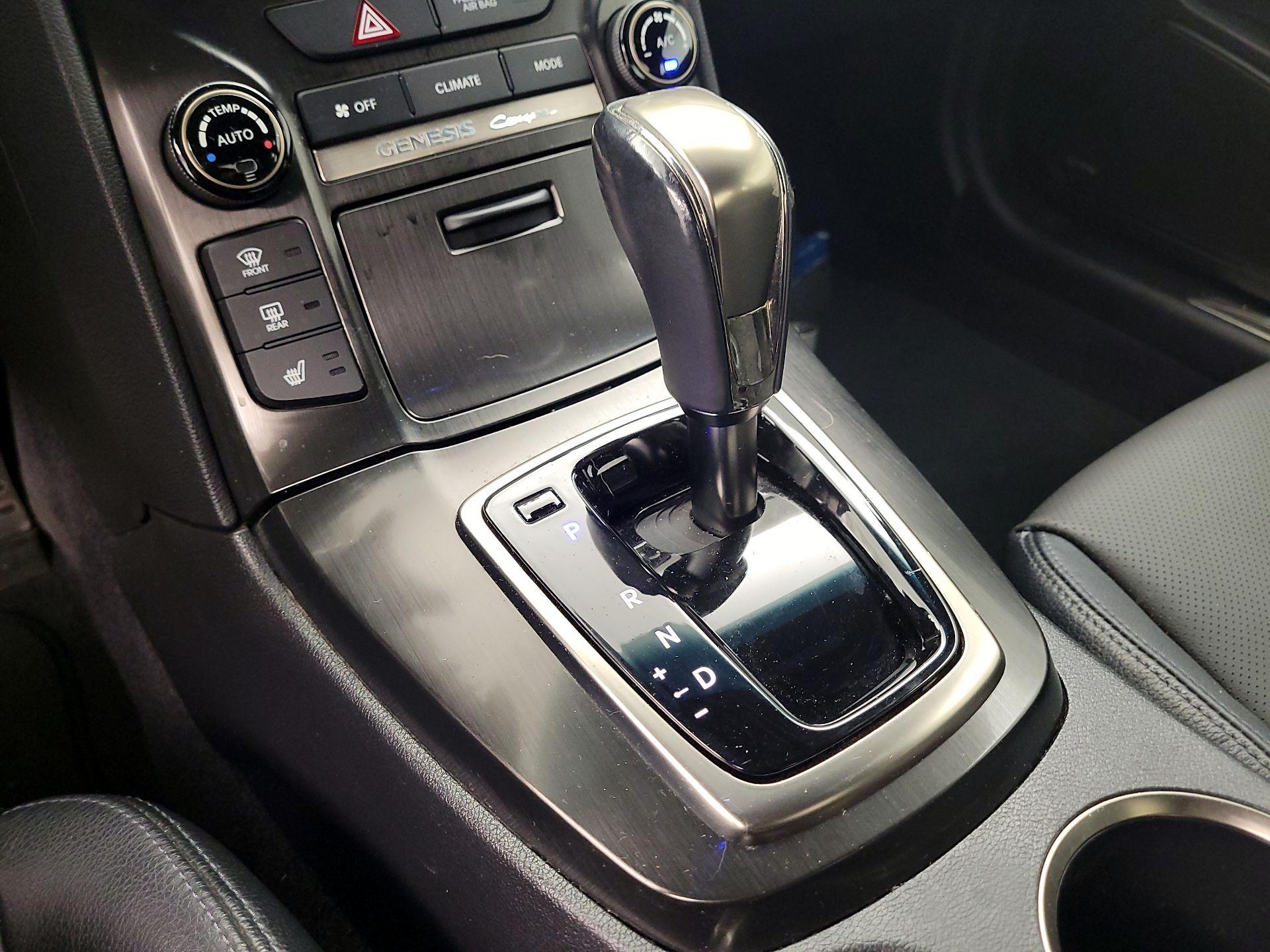 Thumbnail: 2016 Hyundai Genesis - 16