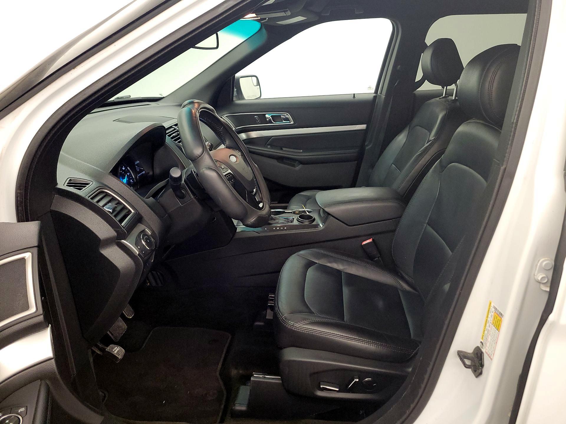 Thumbnail: 2017 Ford Explorer - 11
