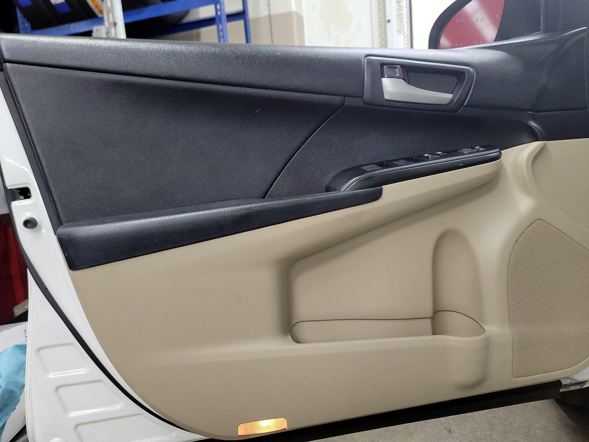 Thumbnail: 2014 Toyota Camry - 12