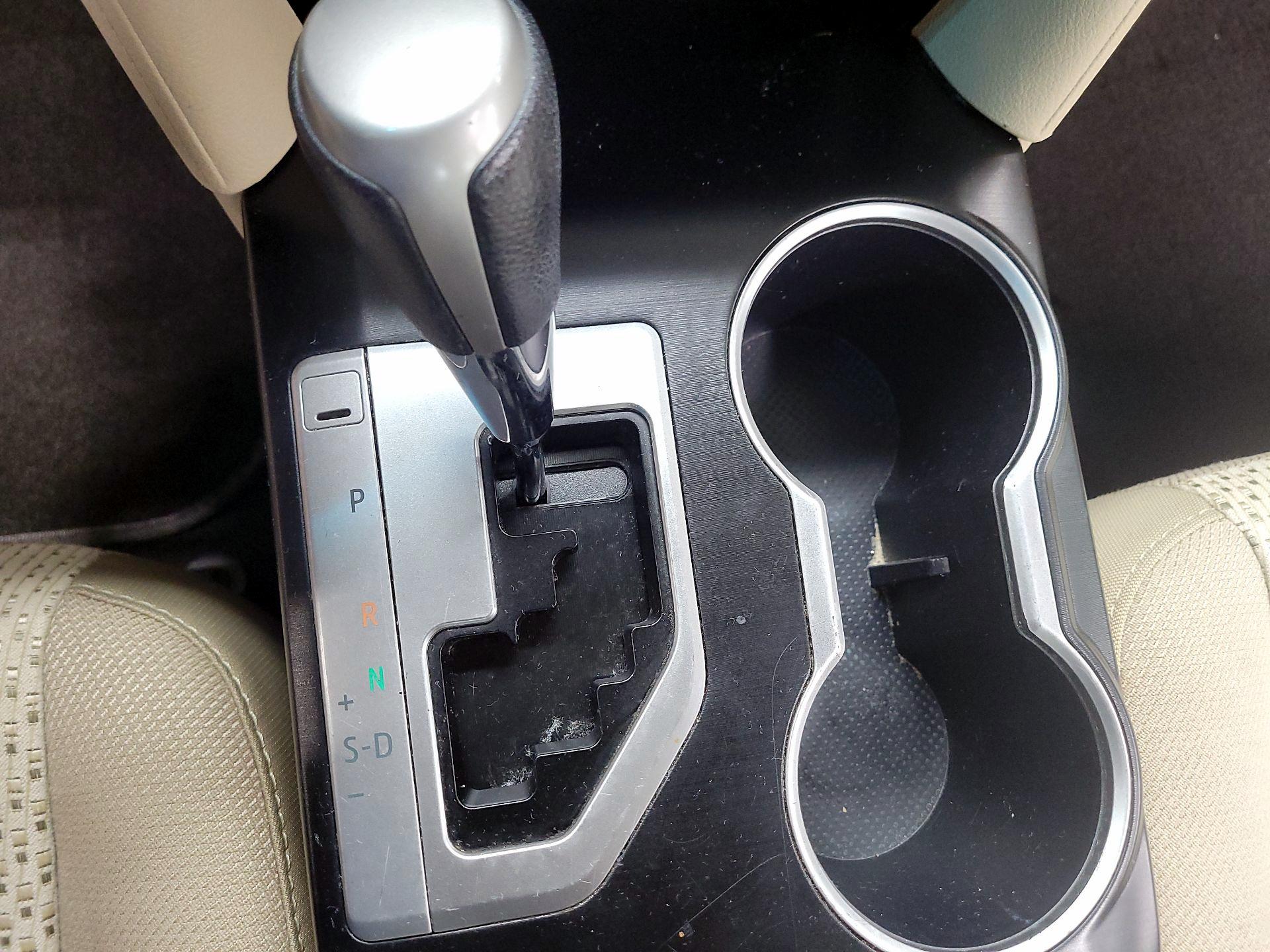 Thumbnail: 2014 Toyota Camry - 15