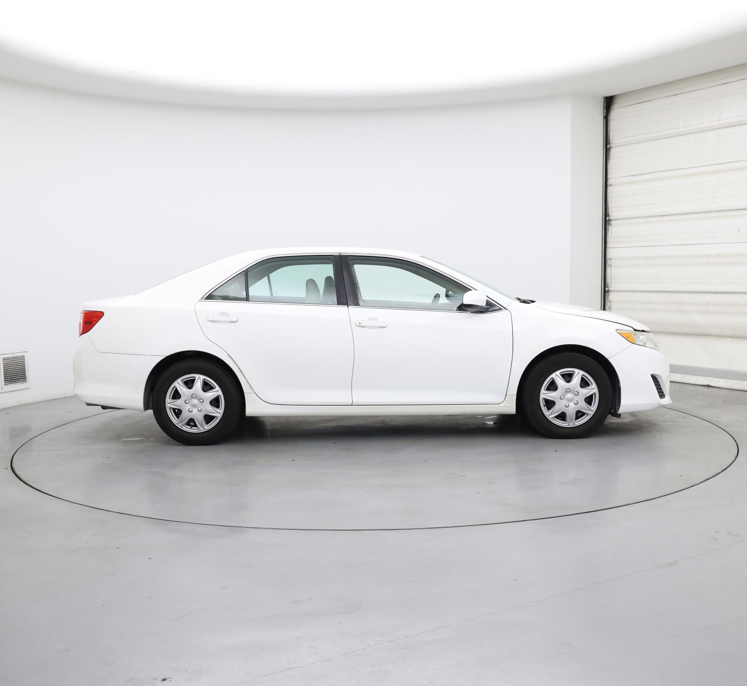 Thumbnail: 2014 Toyota Camry - 7
