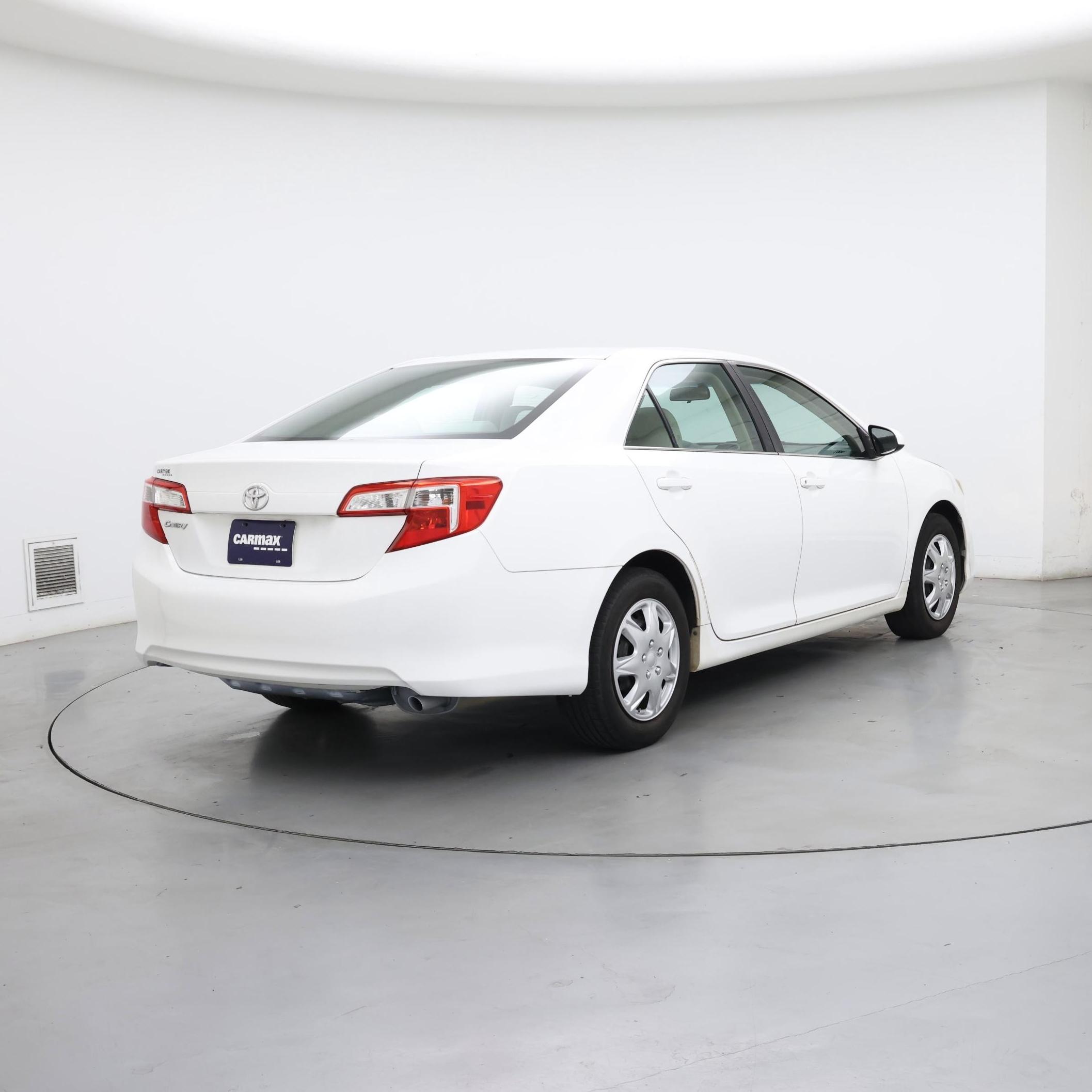 Thumbnail: 2014 Toyota Camry - 8