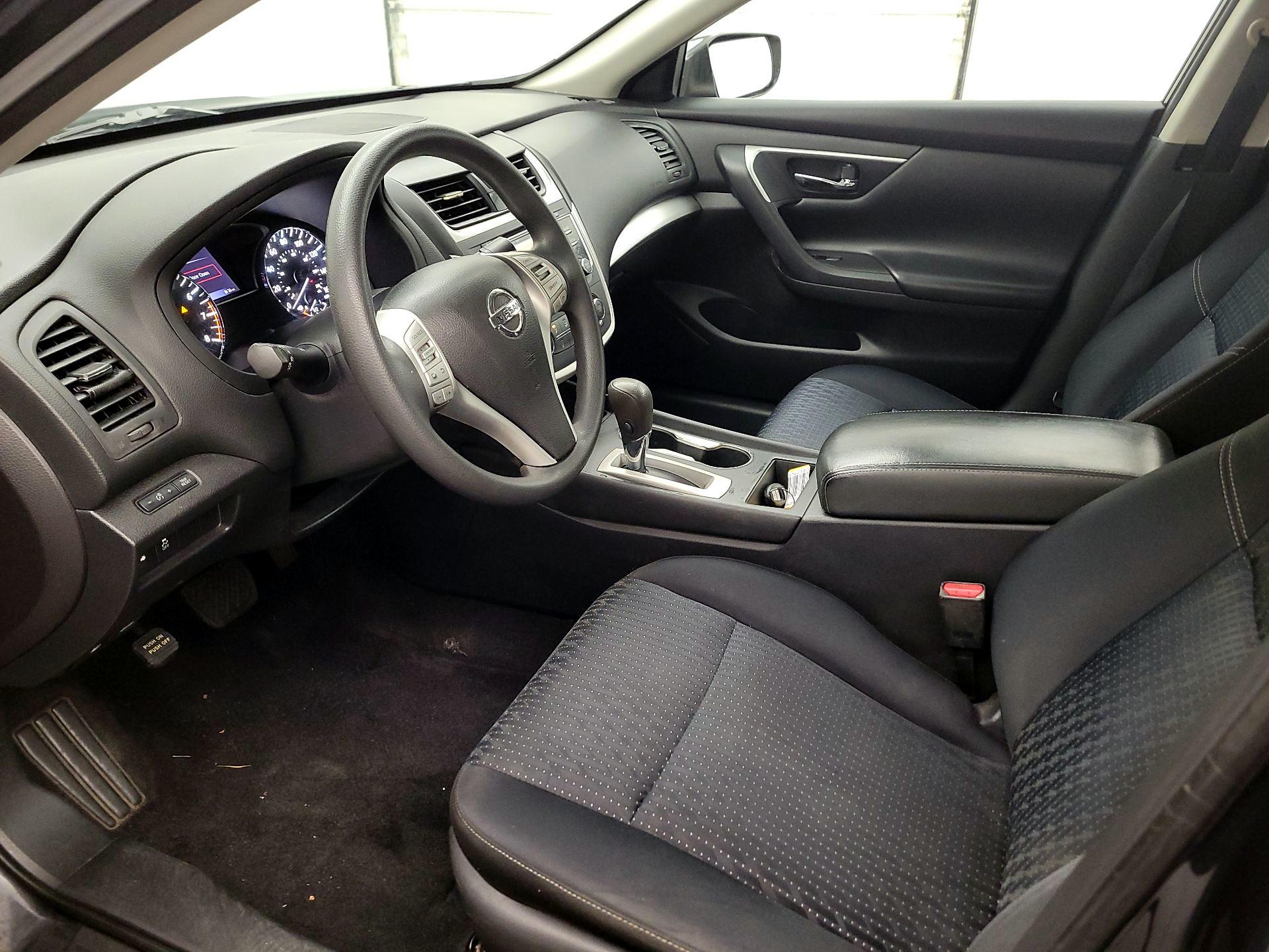 Thumbnail: 2016 Nissan Altima - 11