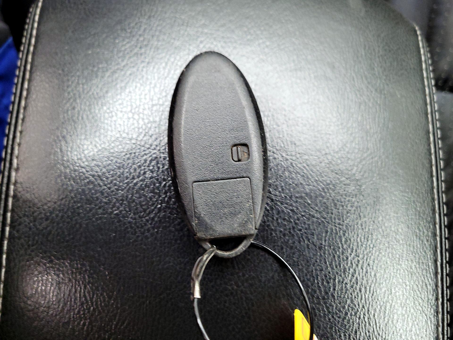 Thumbnail: 2016 Nissan Altima - 18