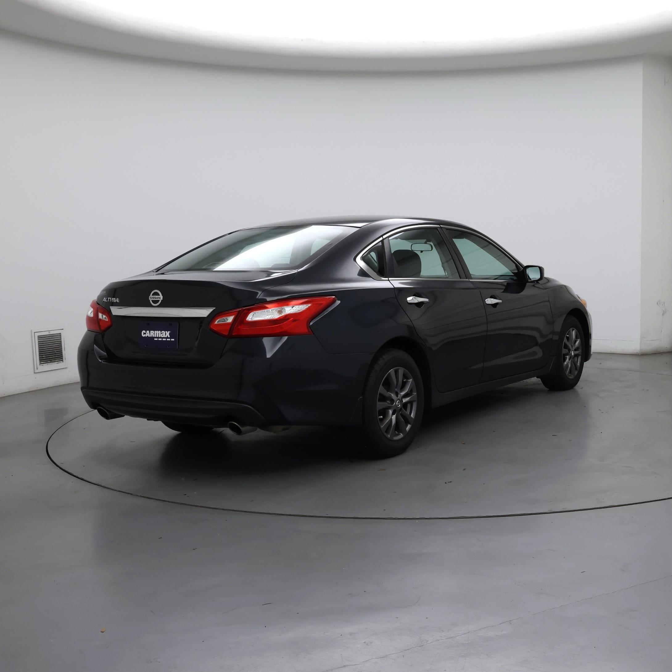 Thumbnail: 2016 Nissan Altima - 8